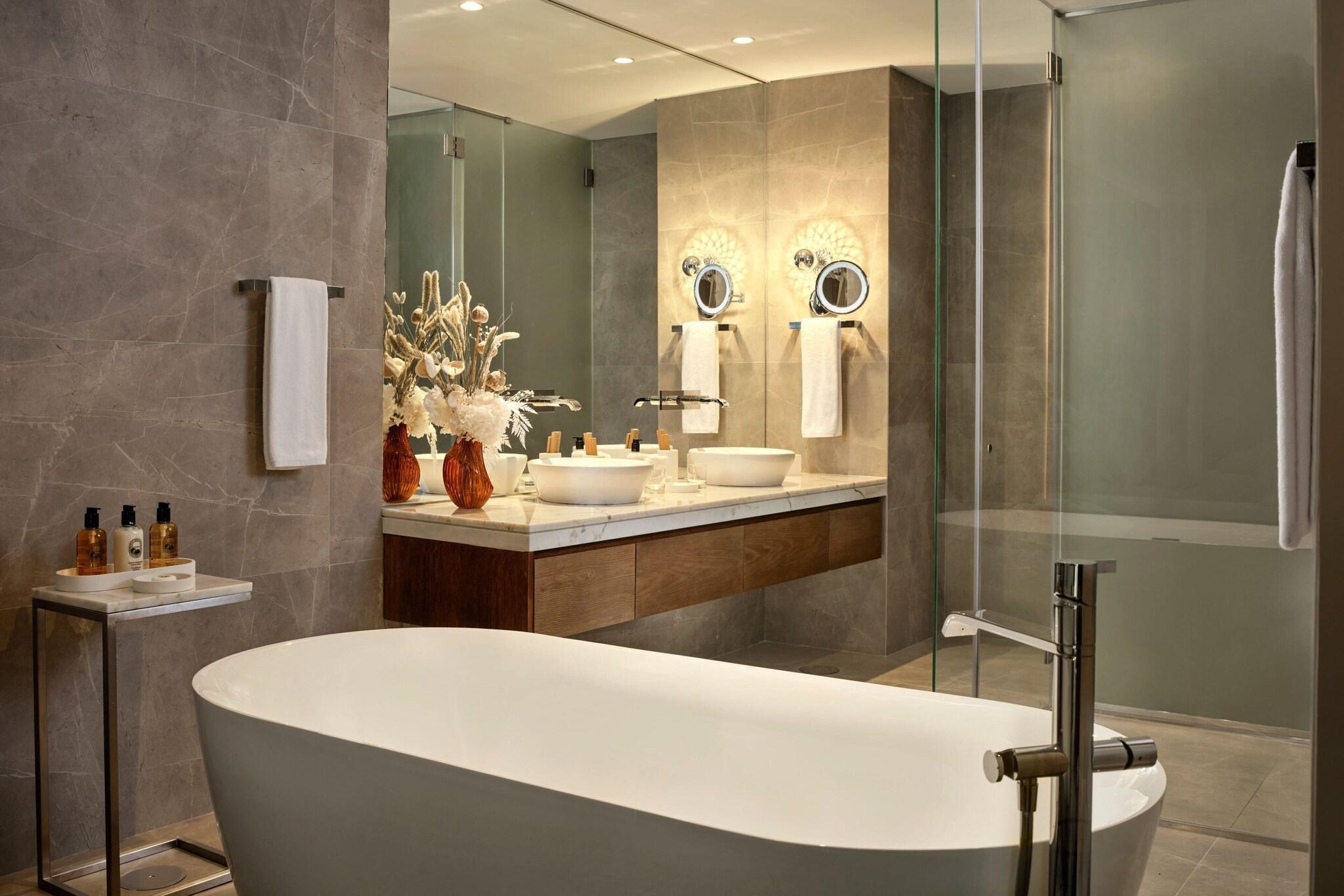 Family Room Penthouse with Views