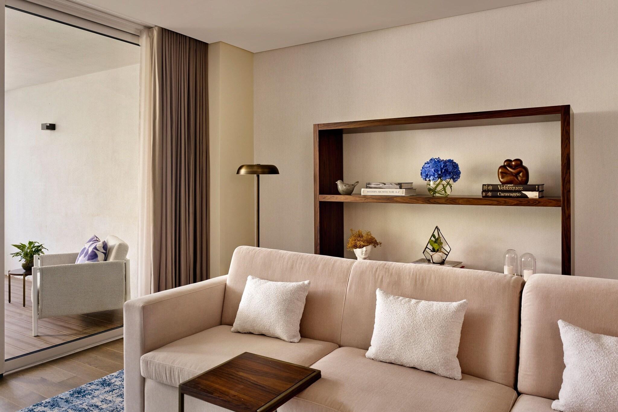 Family Room Penthouse with Views