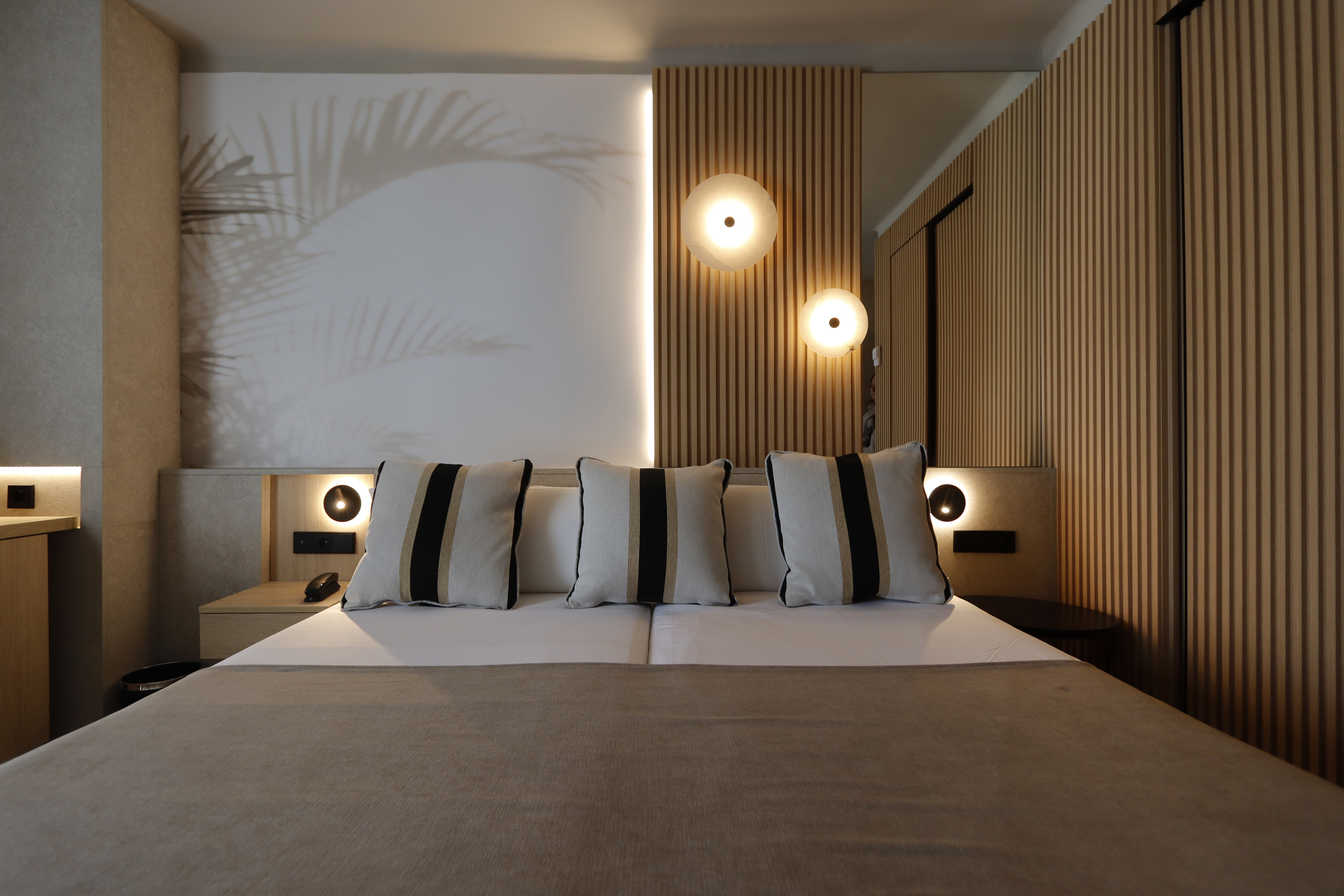 Double or Twin Side Sea View