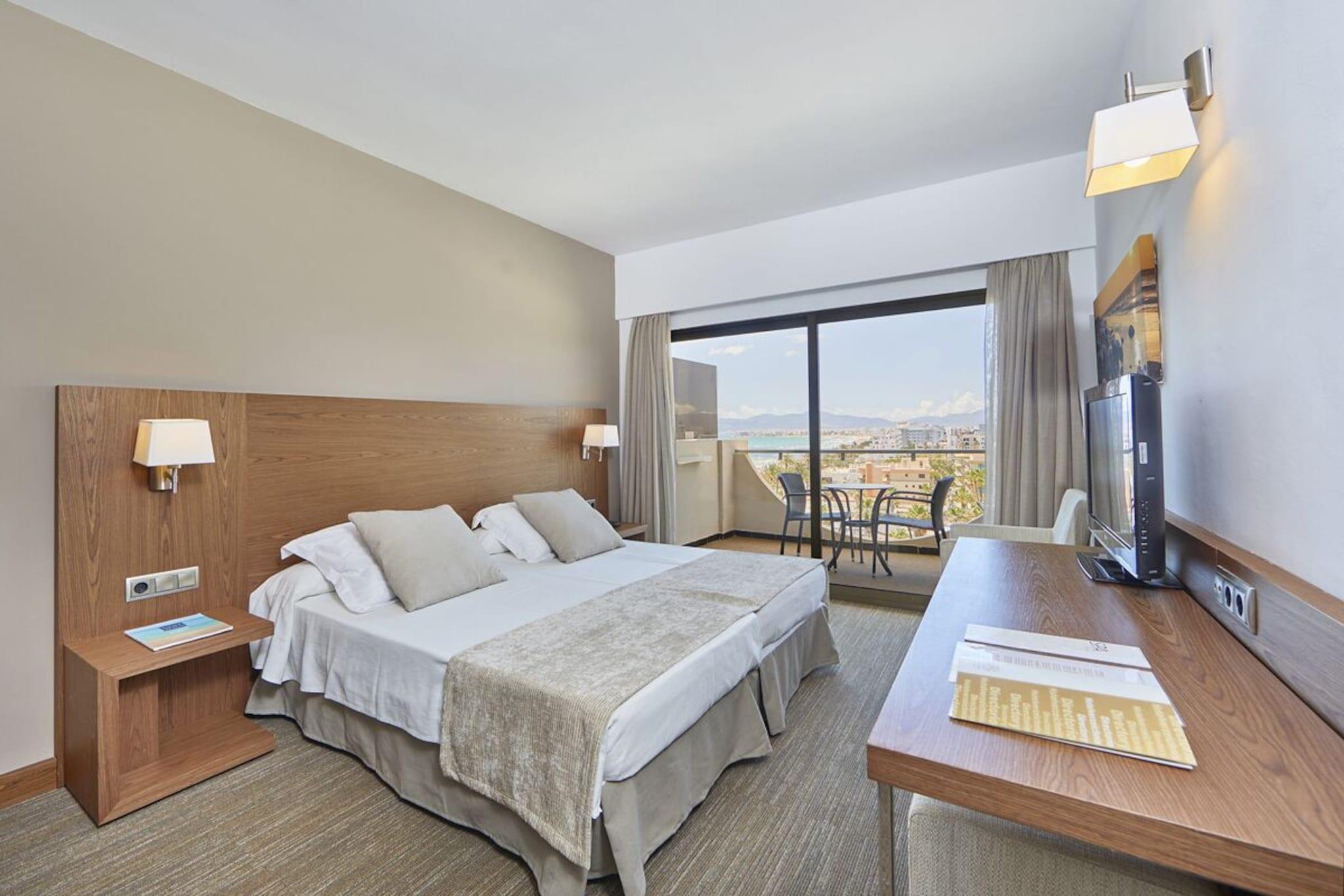 Twin Sea View with Balcony