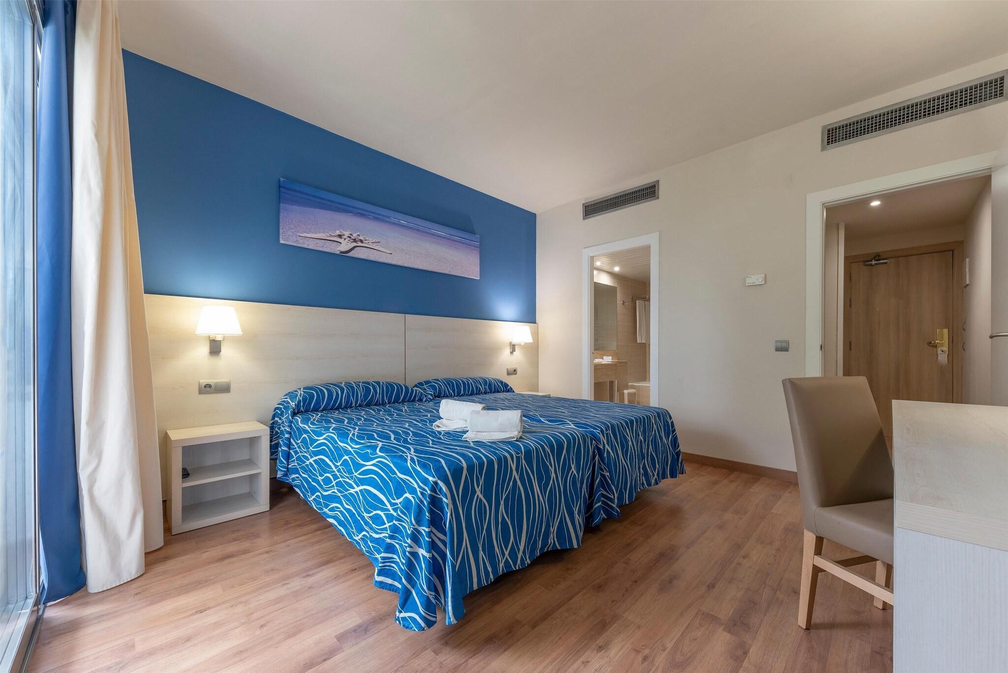 Family Room King Size Bed