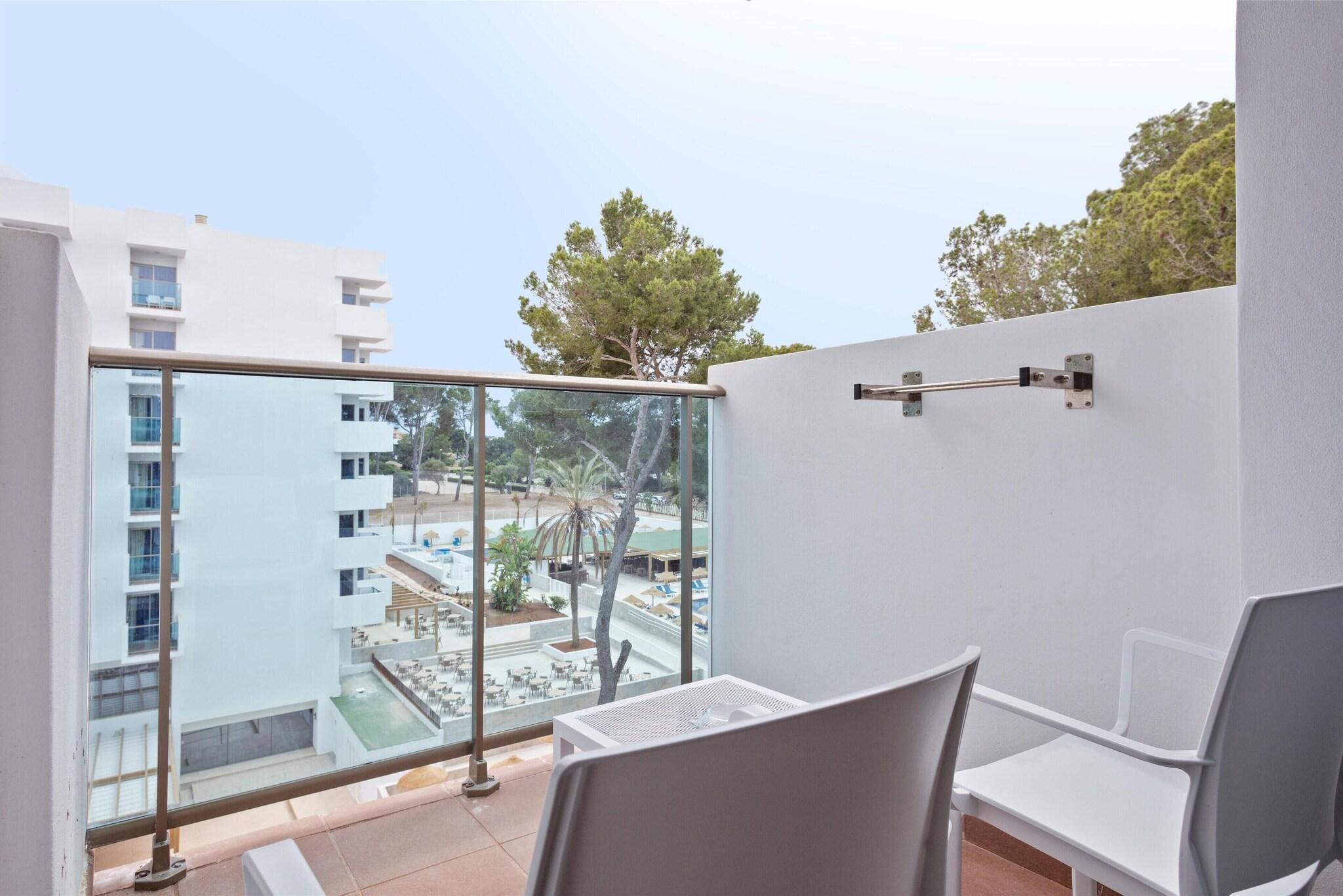 Family Room King Size Bed