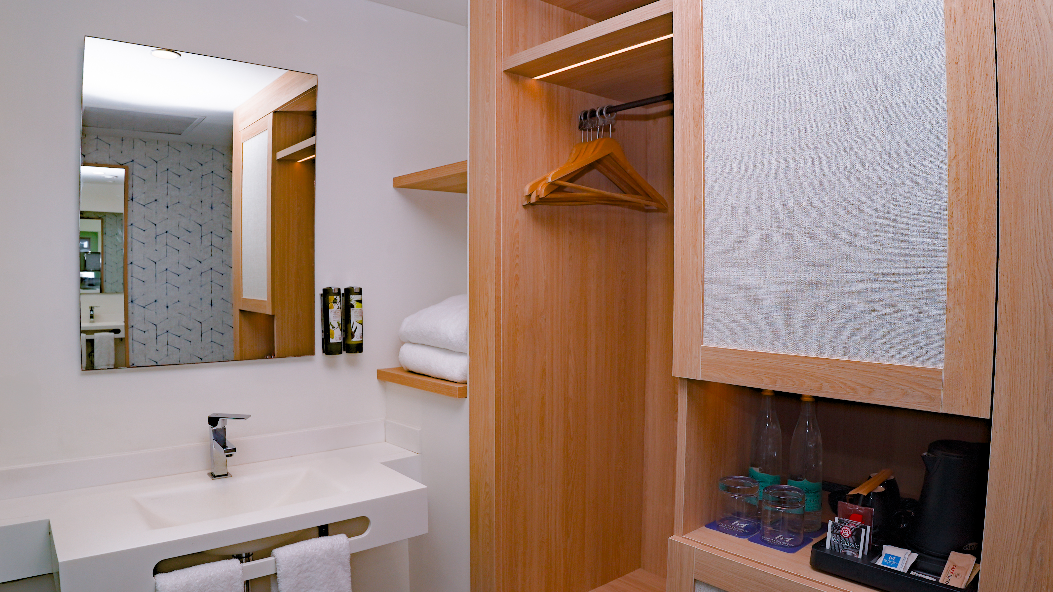 Double Single with Balcony