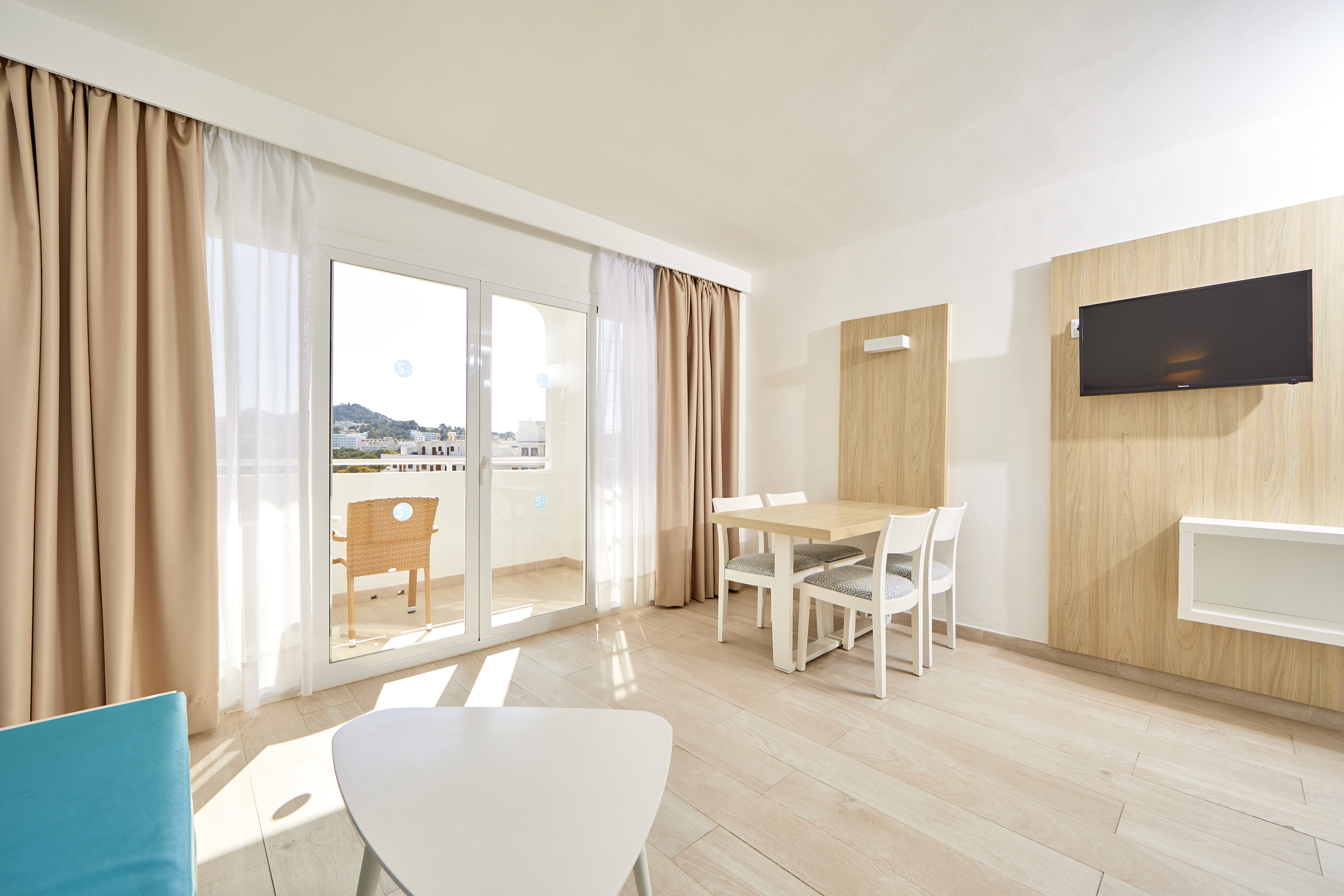 Apartment with Balcony