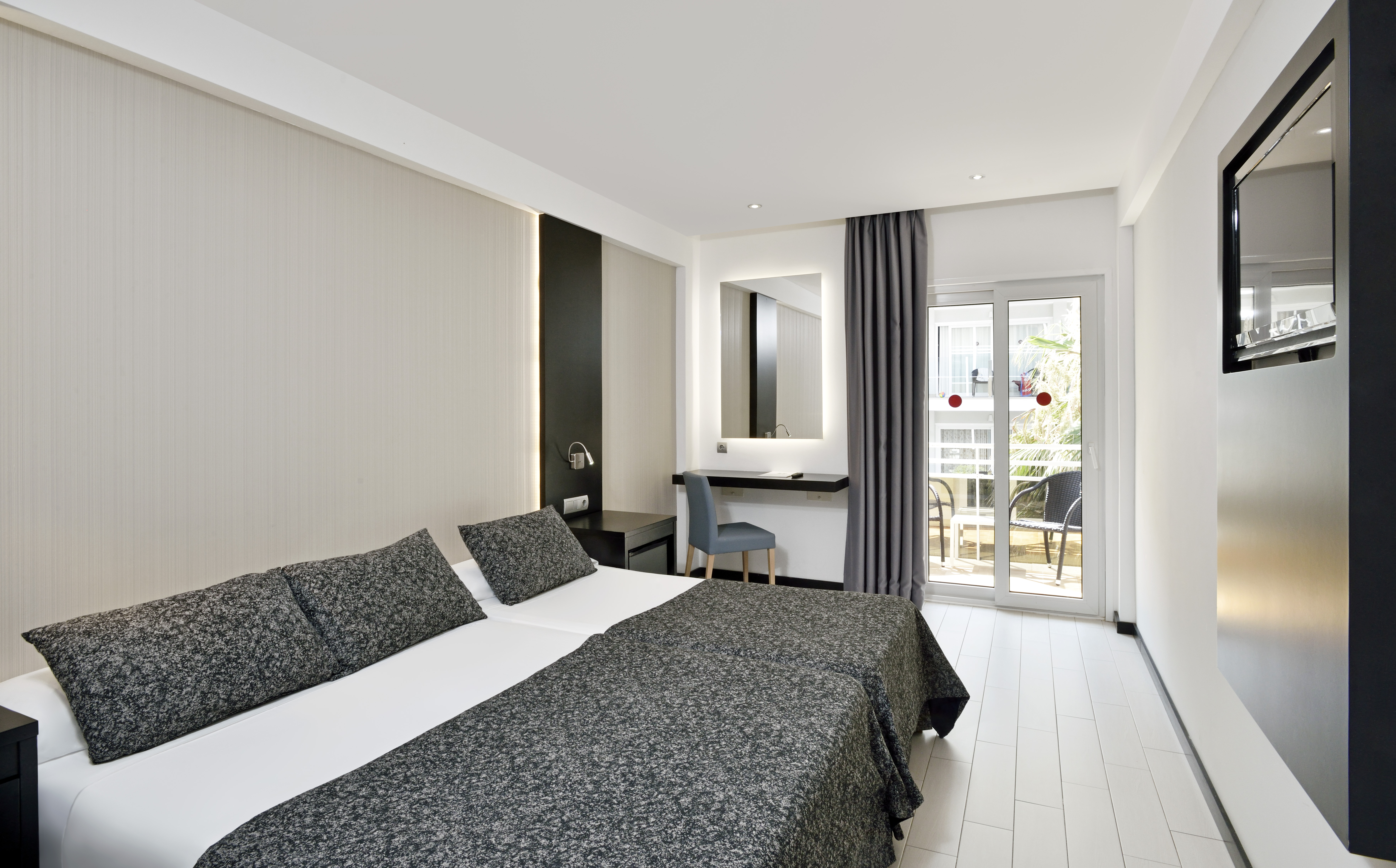 Double or Twin Standard