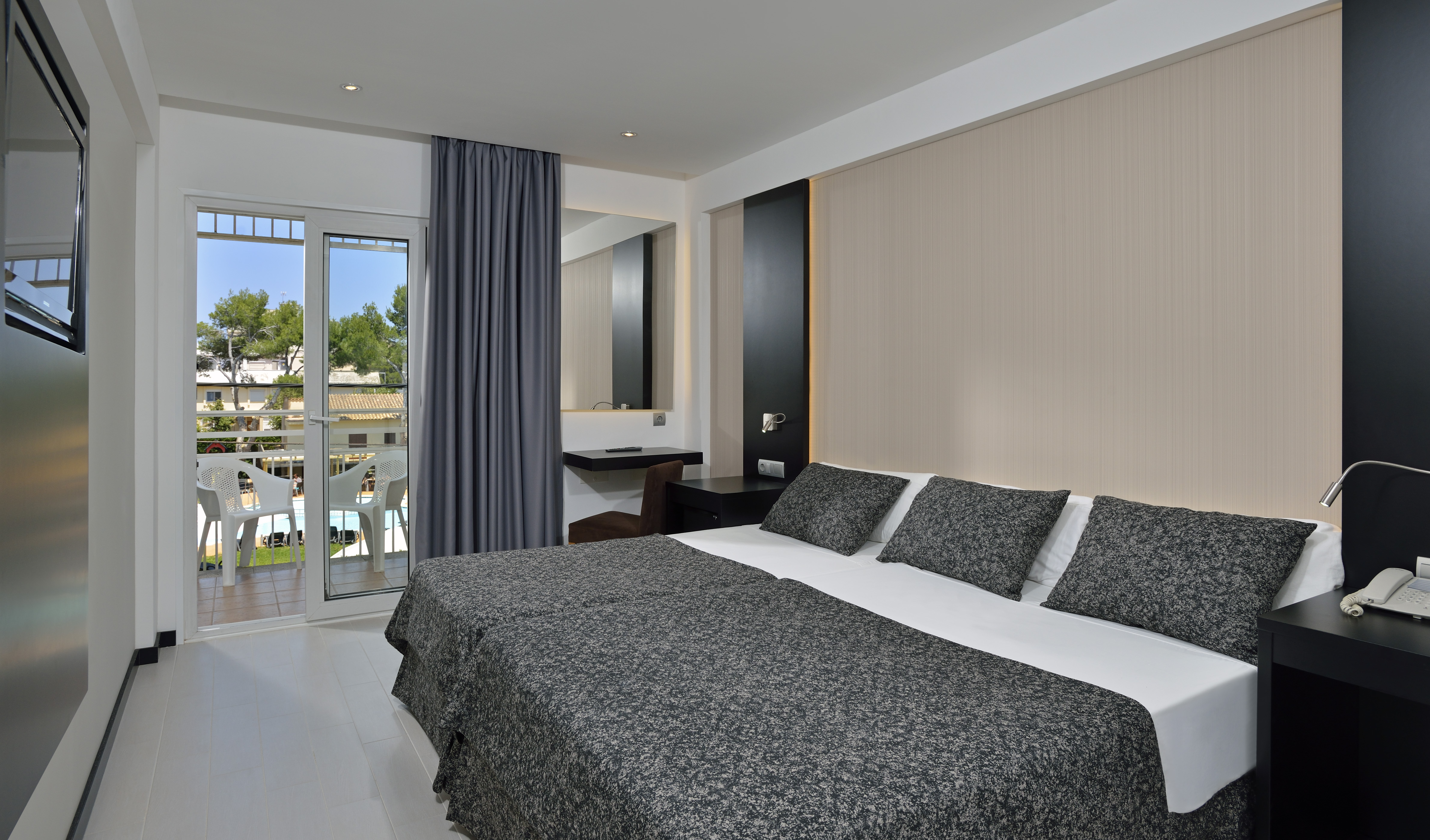 Double or Twin Standard