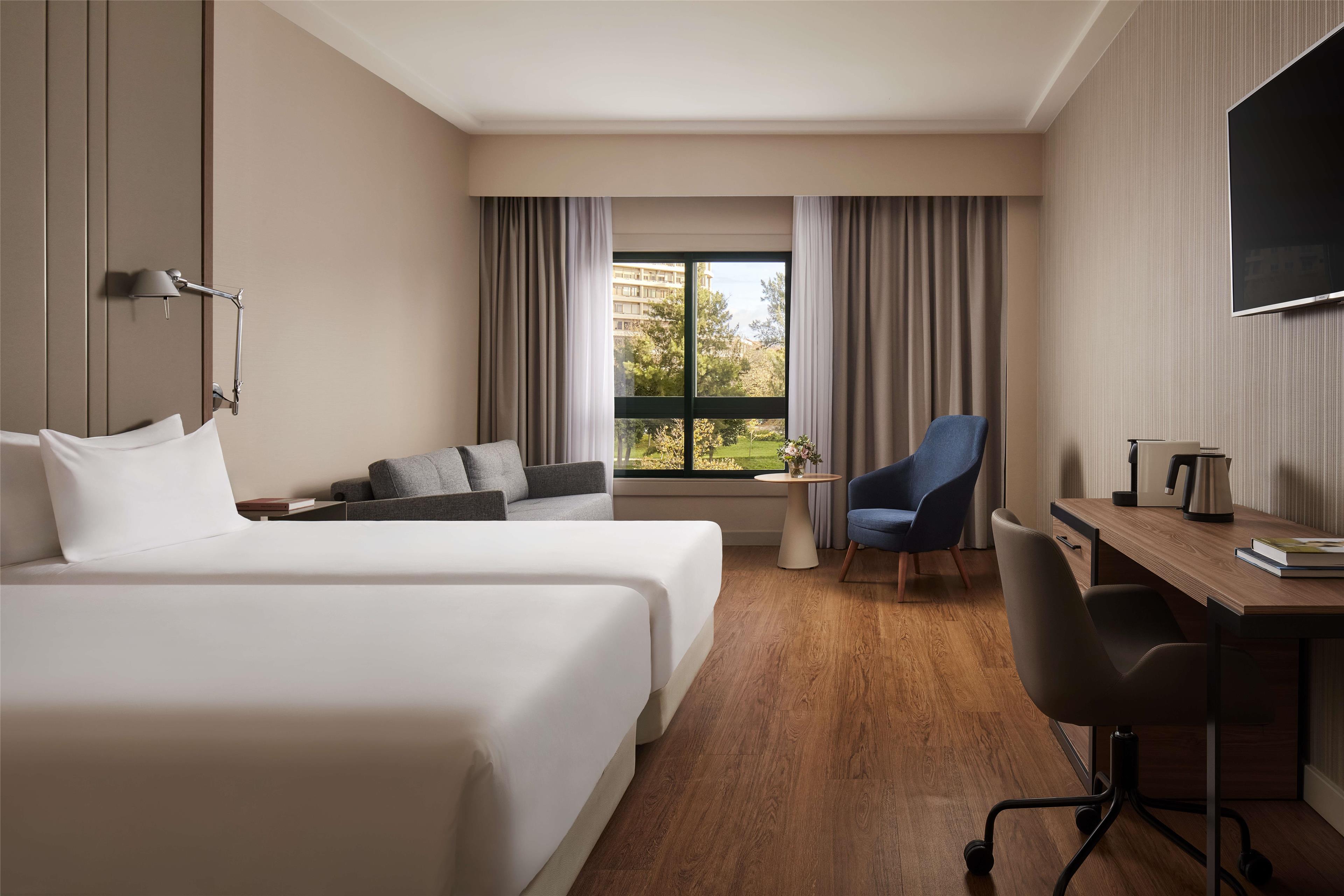 Family Room Capacity 3