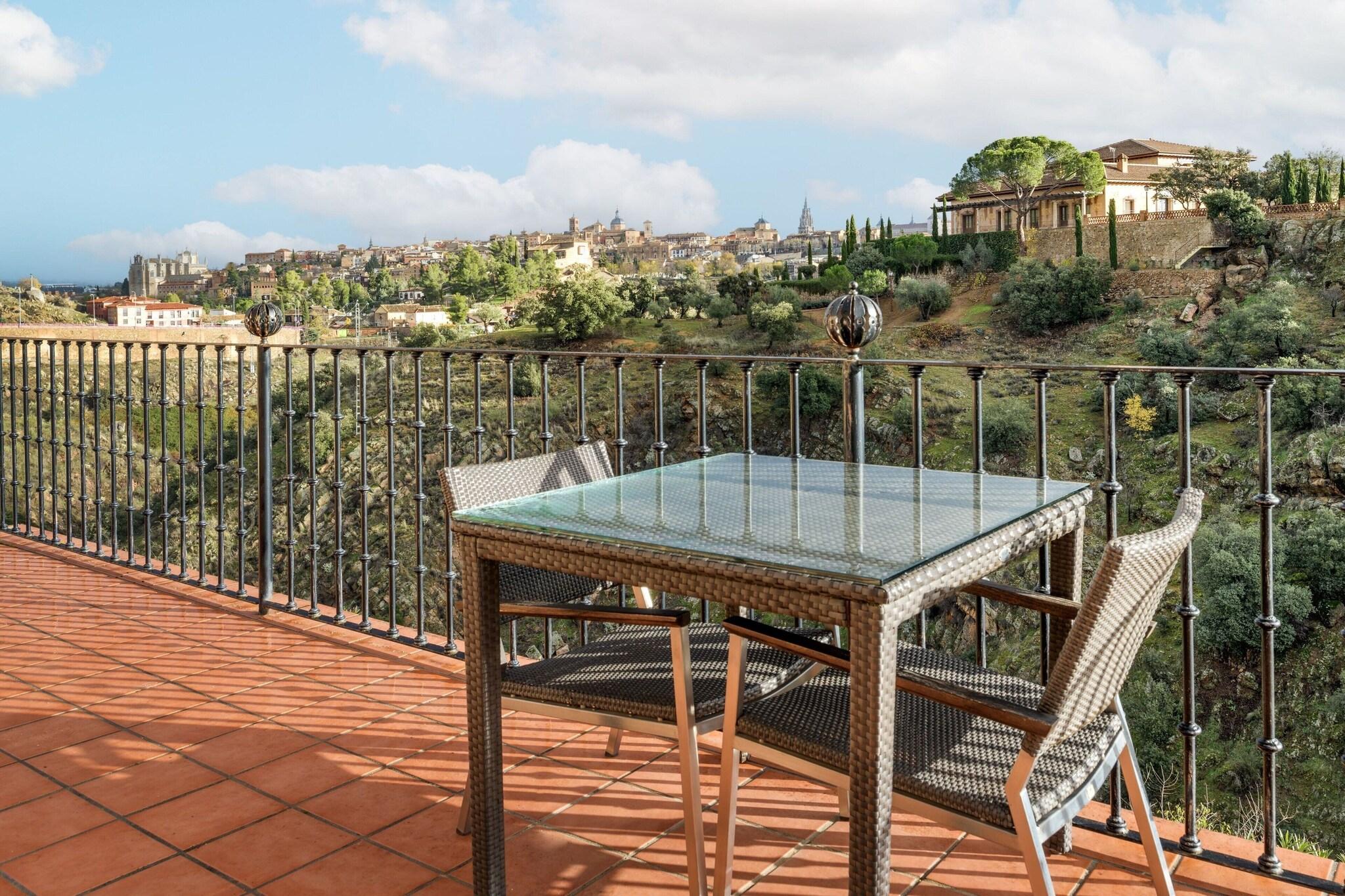 Double Superior King Bed