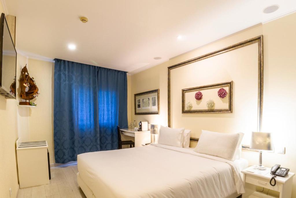 Double King Size Bed