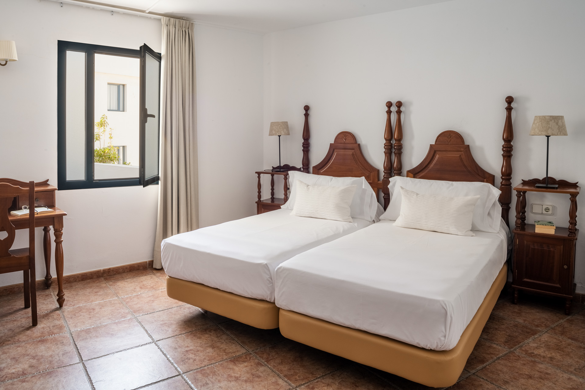 Apartment King Size Bed