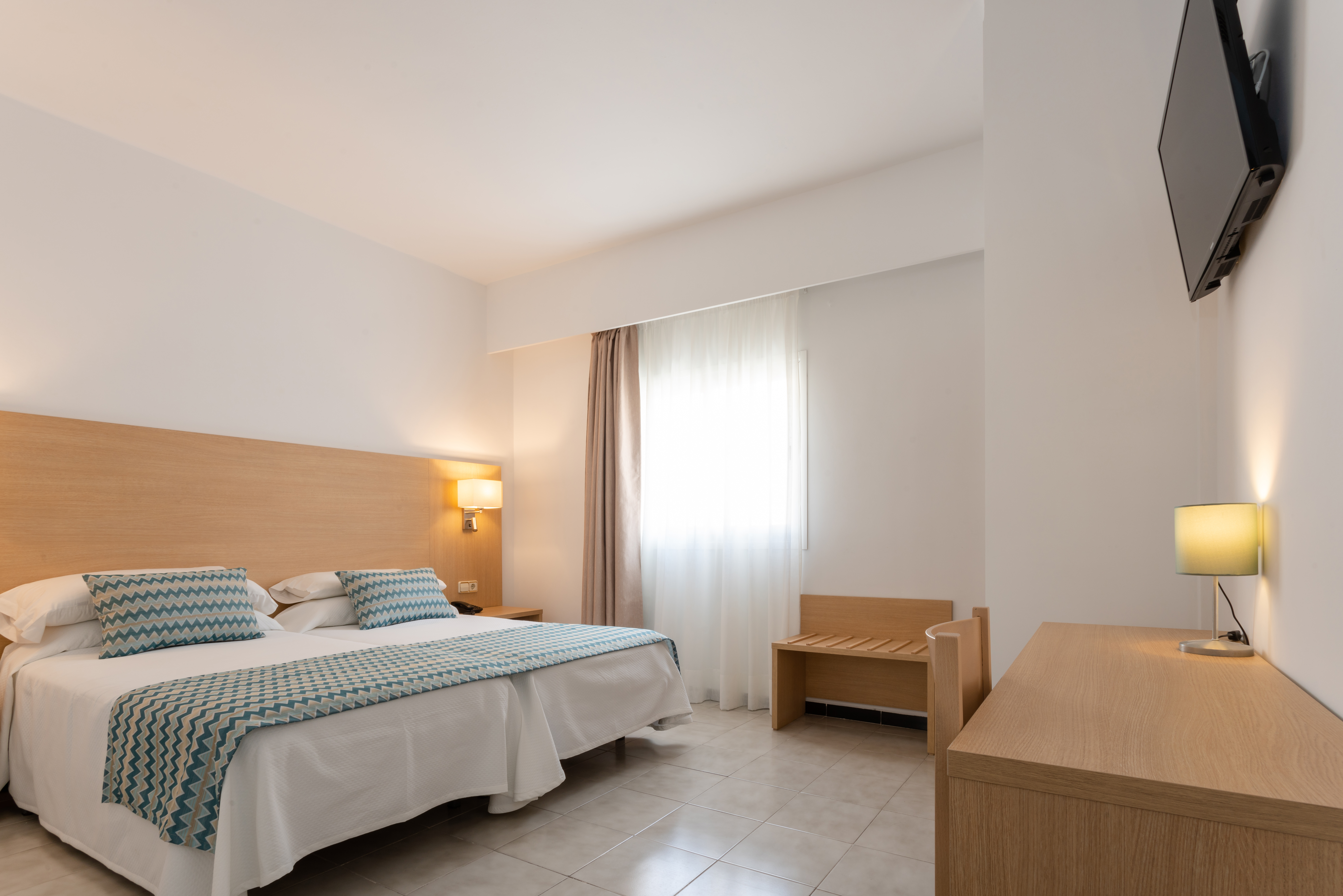 Double or Twin Standard