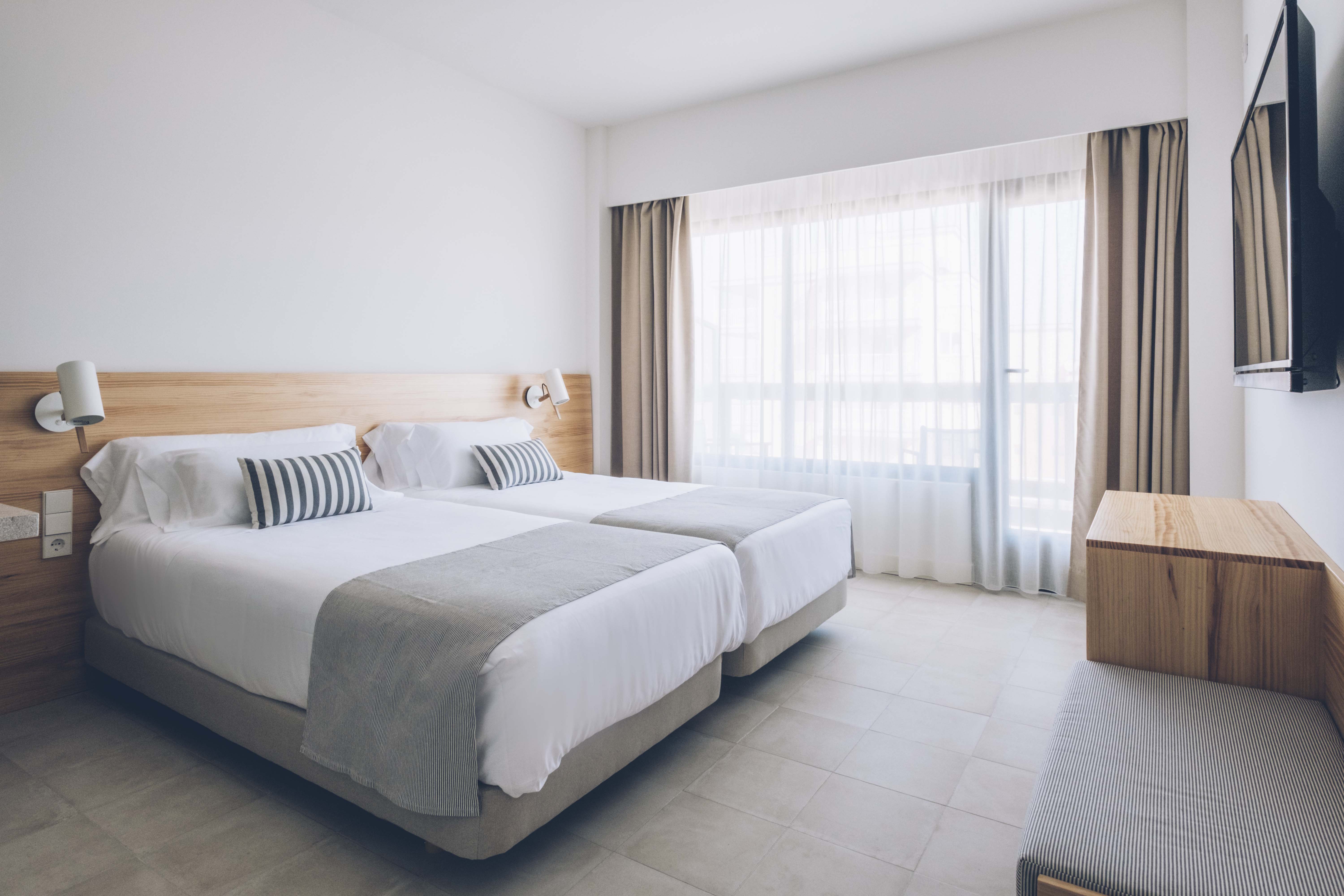 Double or Twin Side Sea View with Balcony