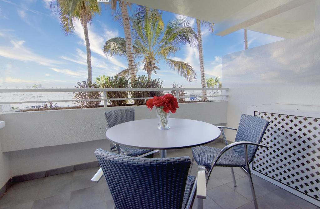 Apartment with Balcony