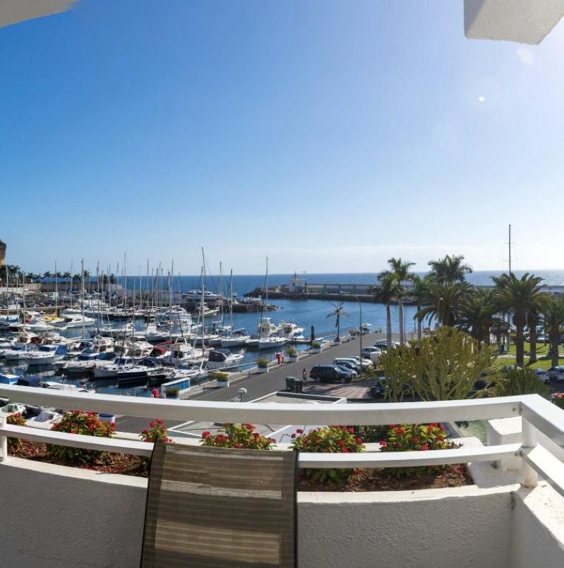 Apartment with Balcony