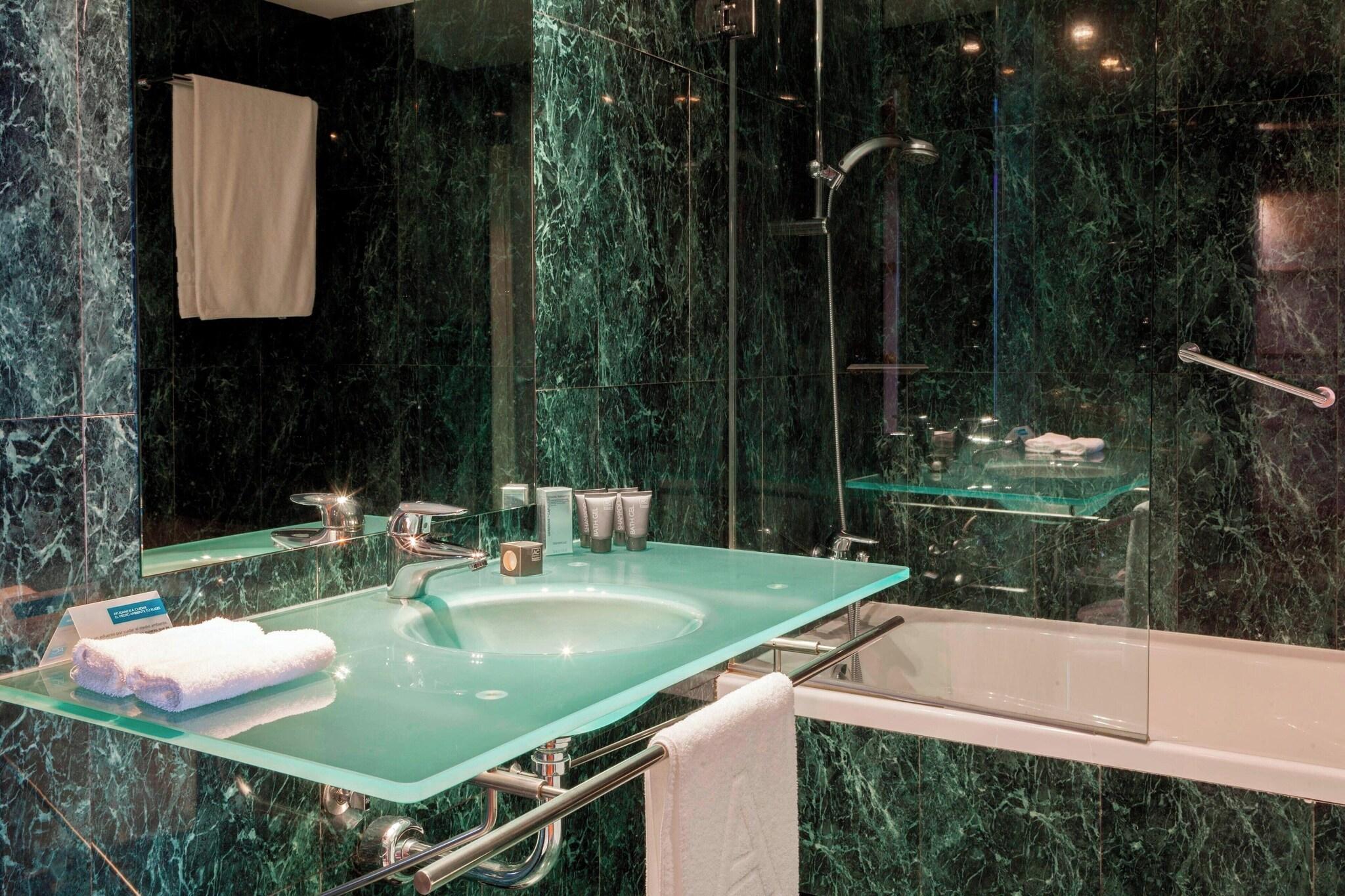 Double Queen Size Bed