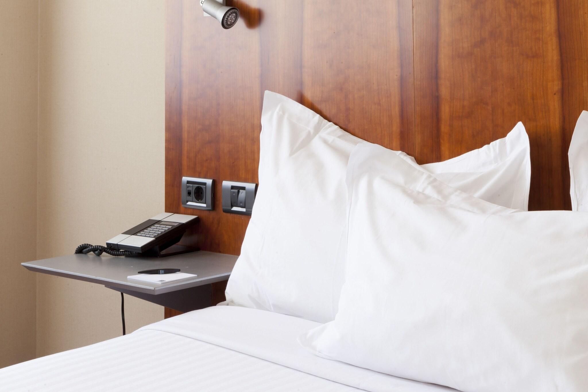 Double Queen Size Bed