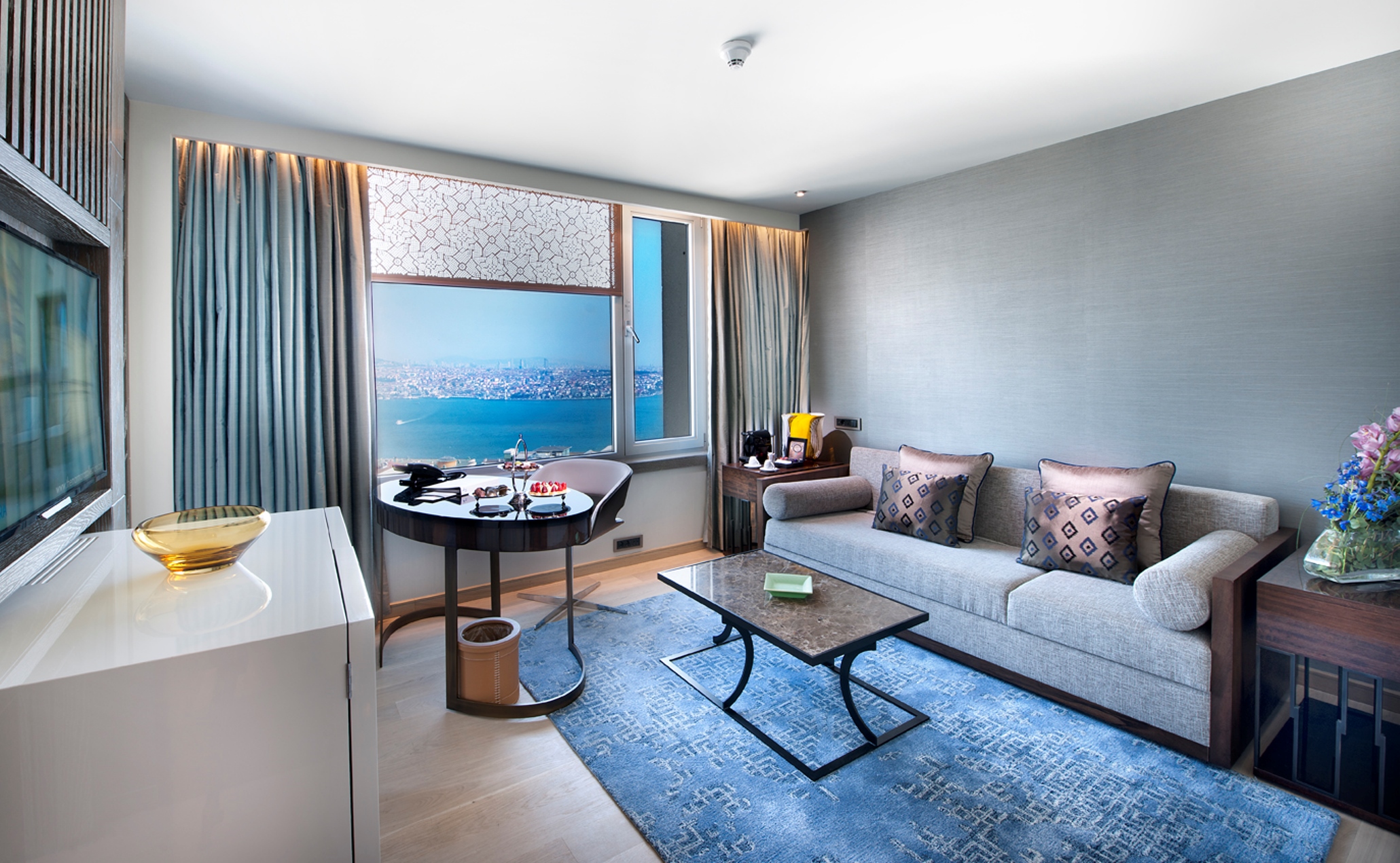 Suite with Views