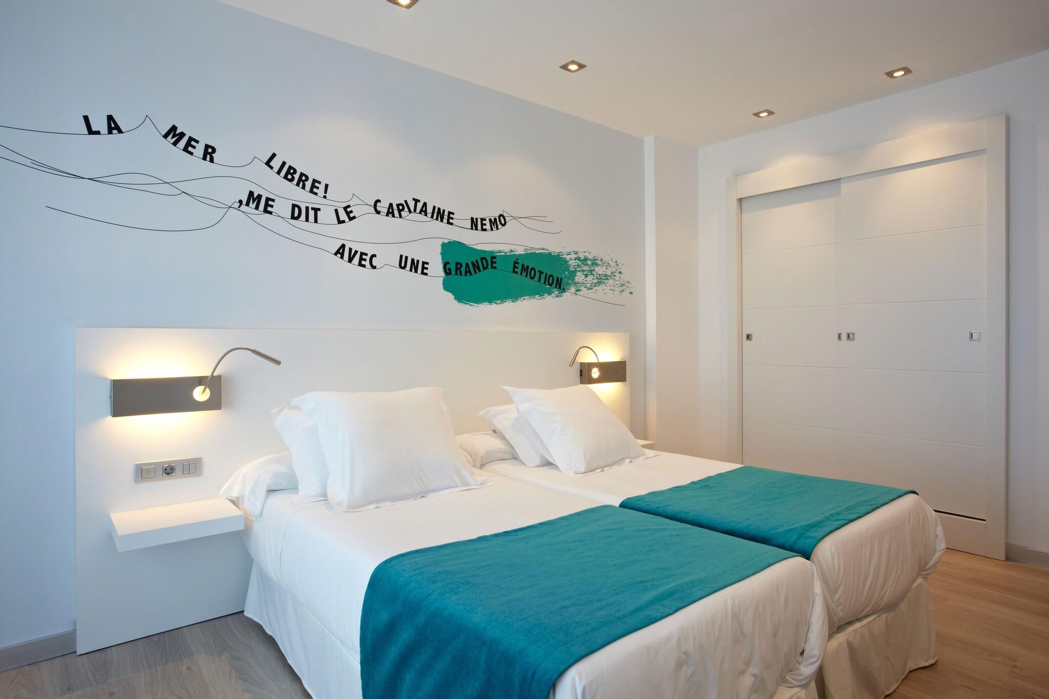 Double Single Partial Sea View