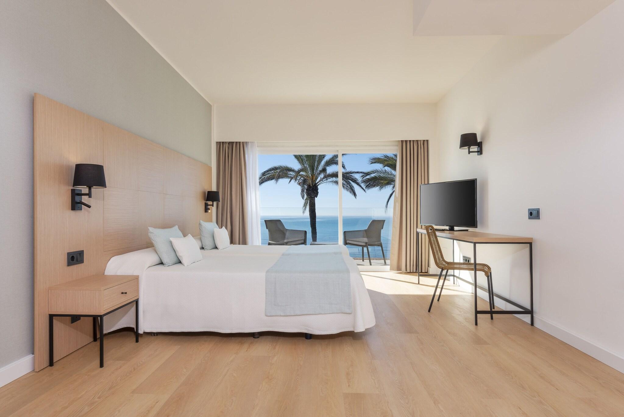 Junior Suite Sea View with Balcony