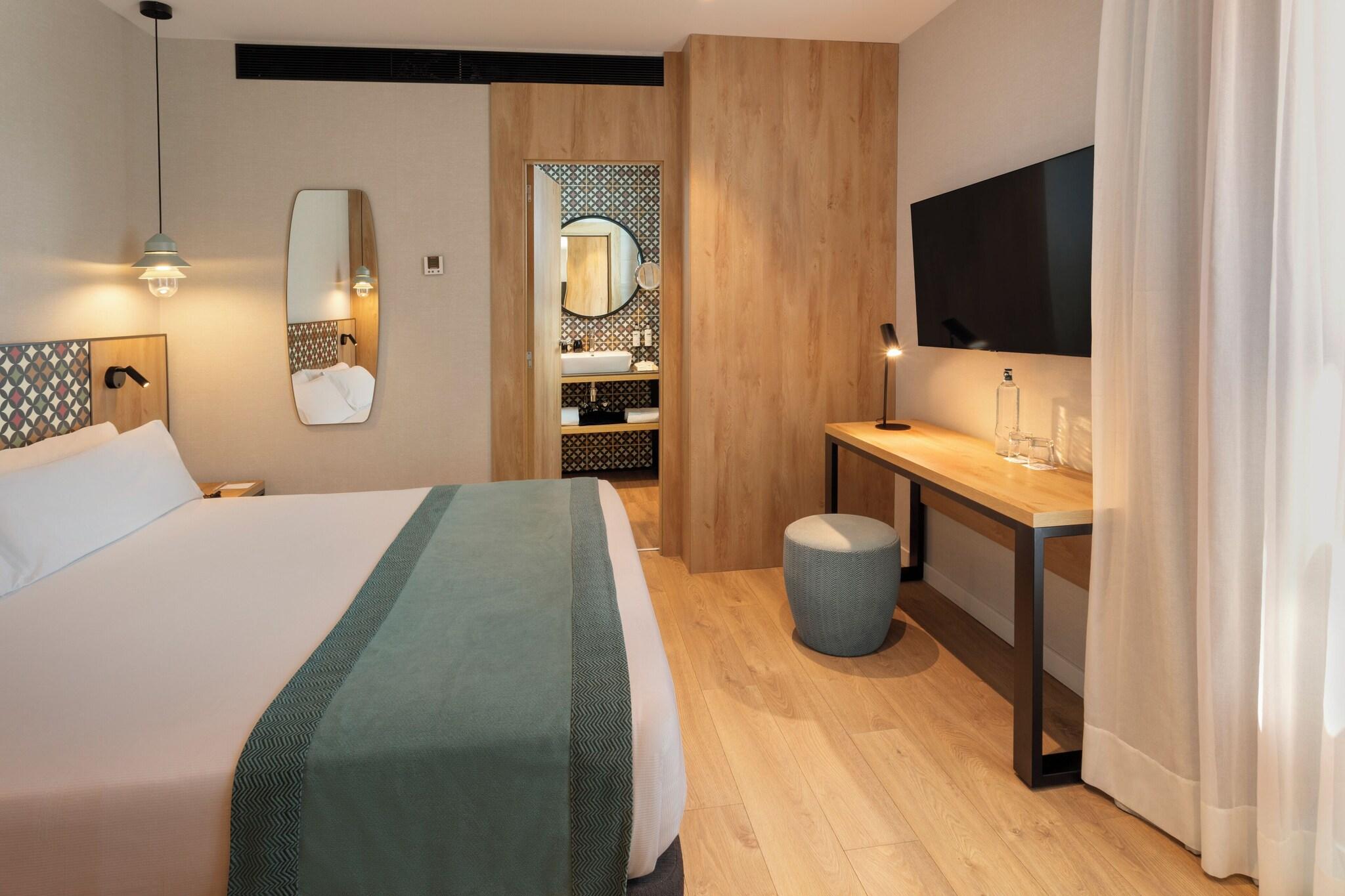 Junior Suite King Size Bed