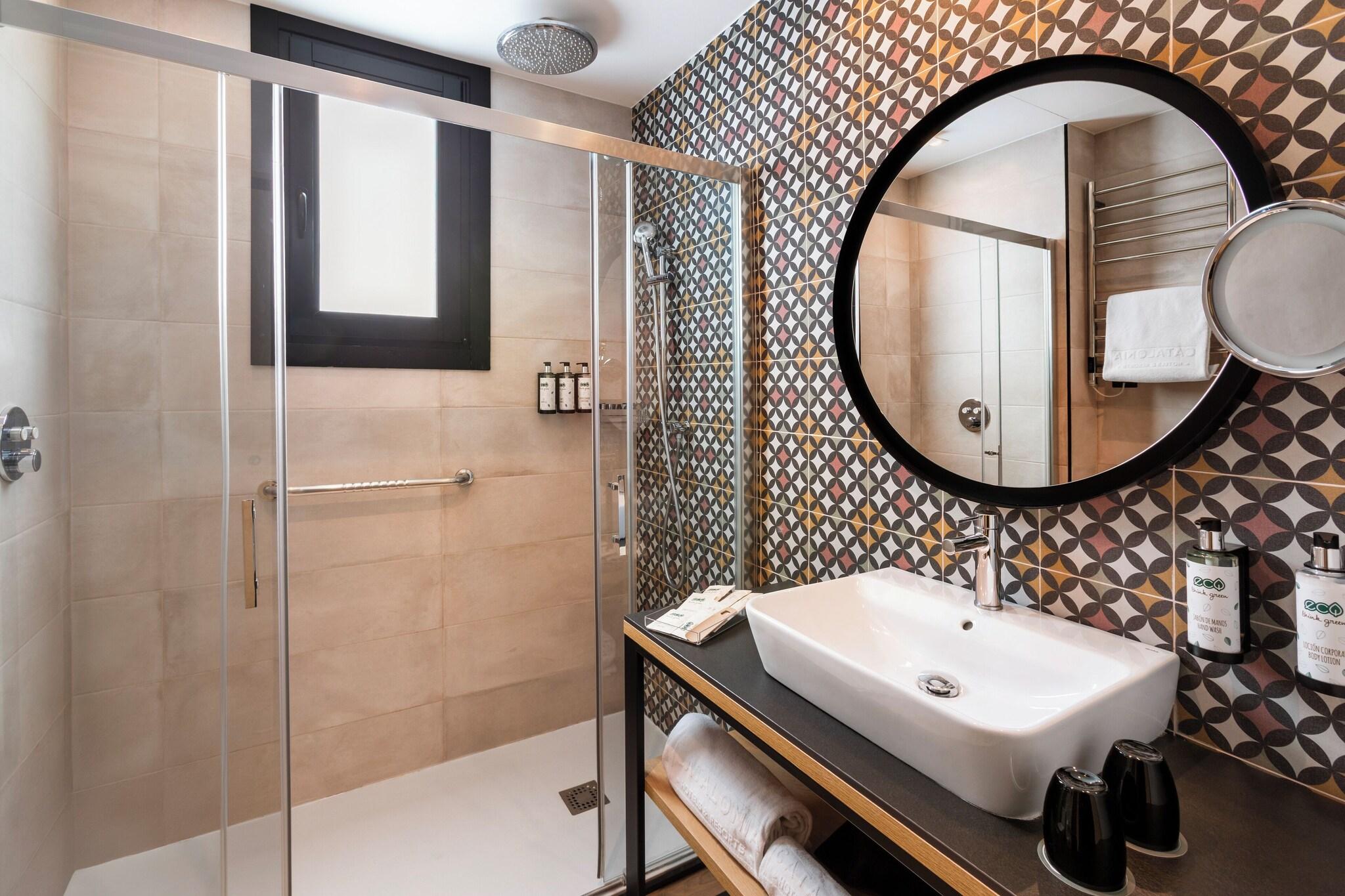 Double Single with Private Pool