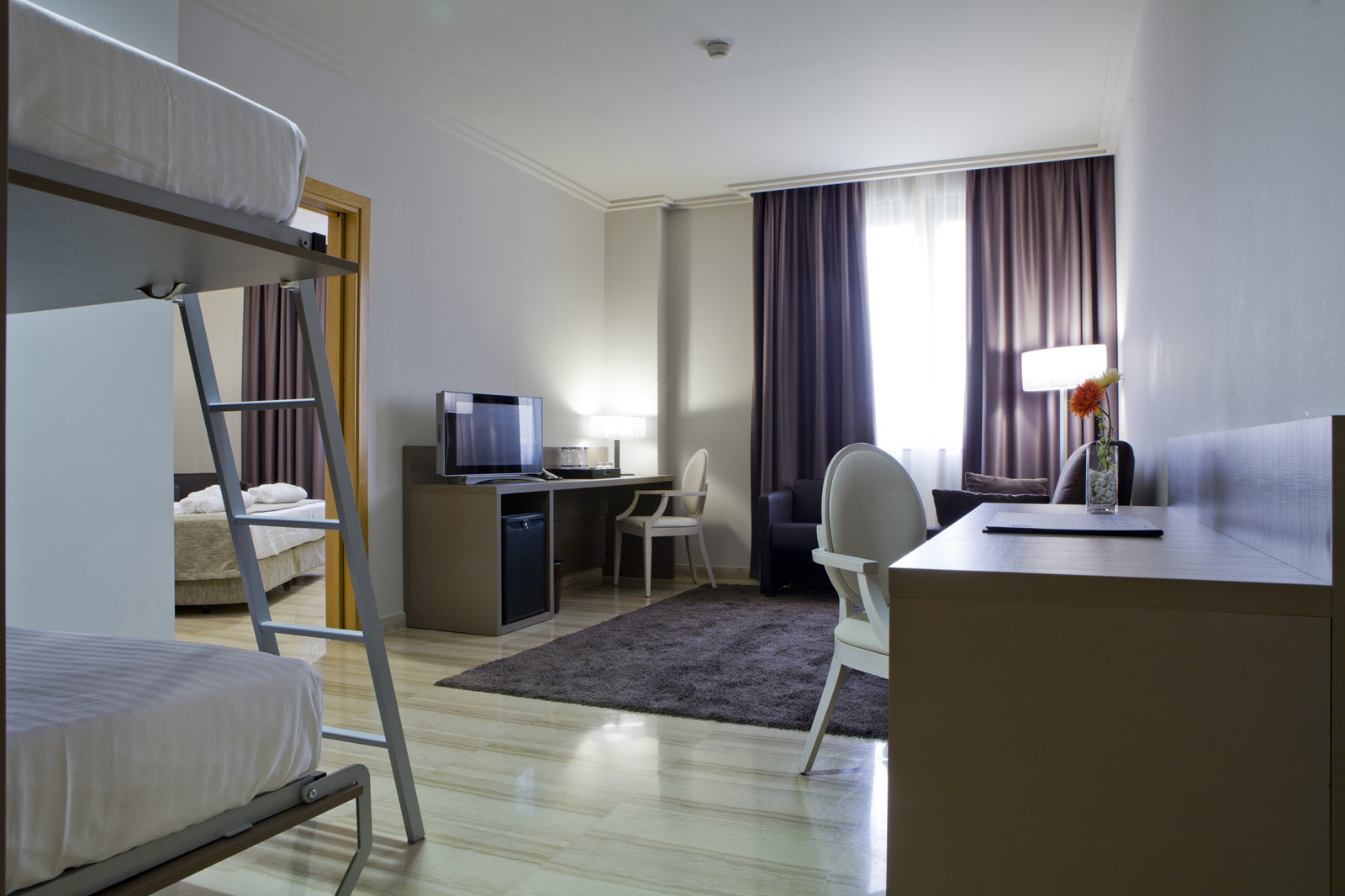 Family Room Capacity 3