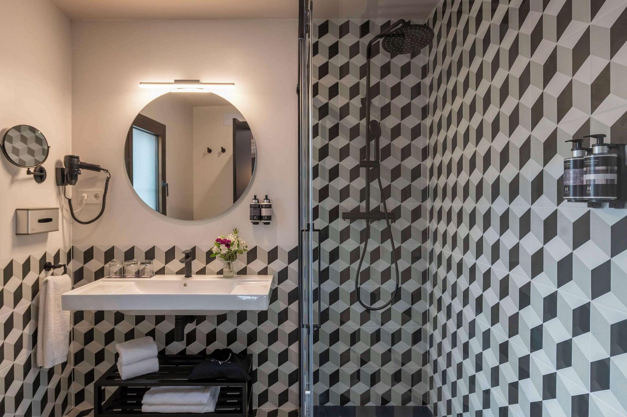 Studio Queen Size Bed