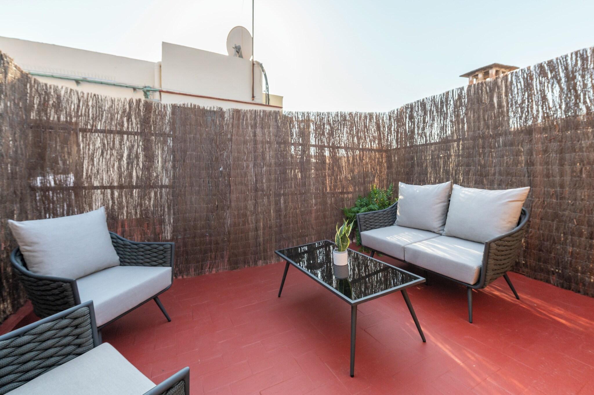 Studio Queen Size Bed