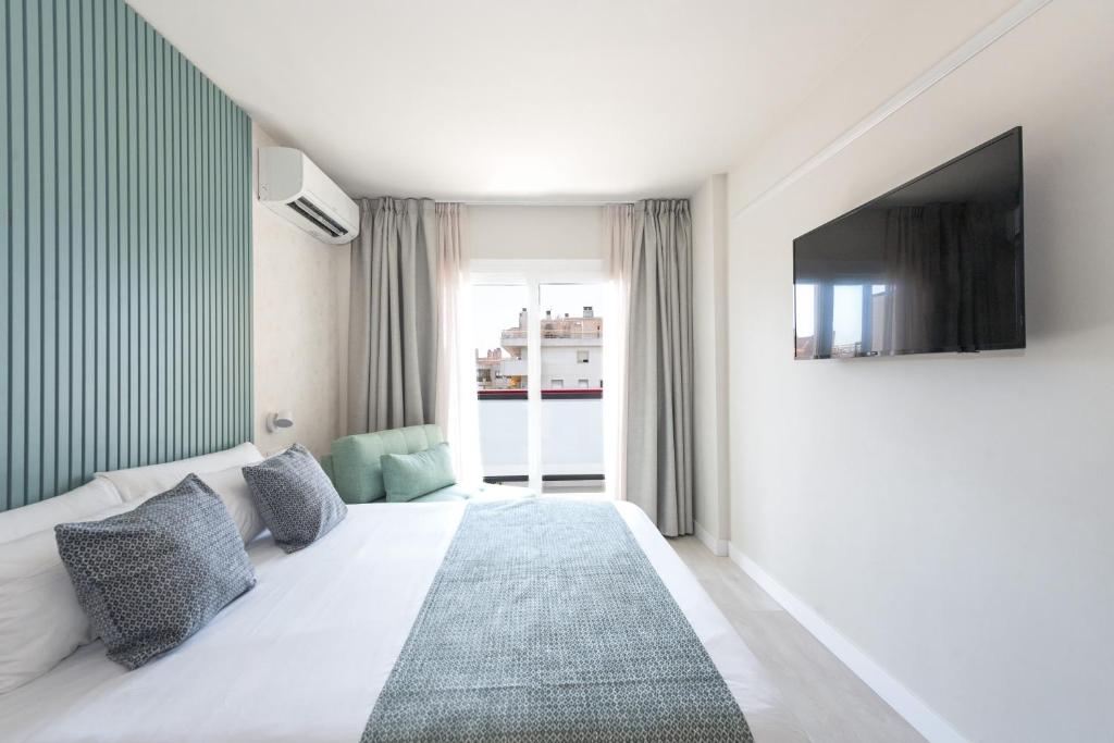 Double Single Pool View