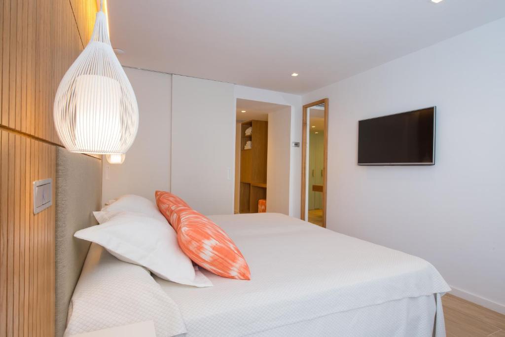 Double or Twin Capacity 2