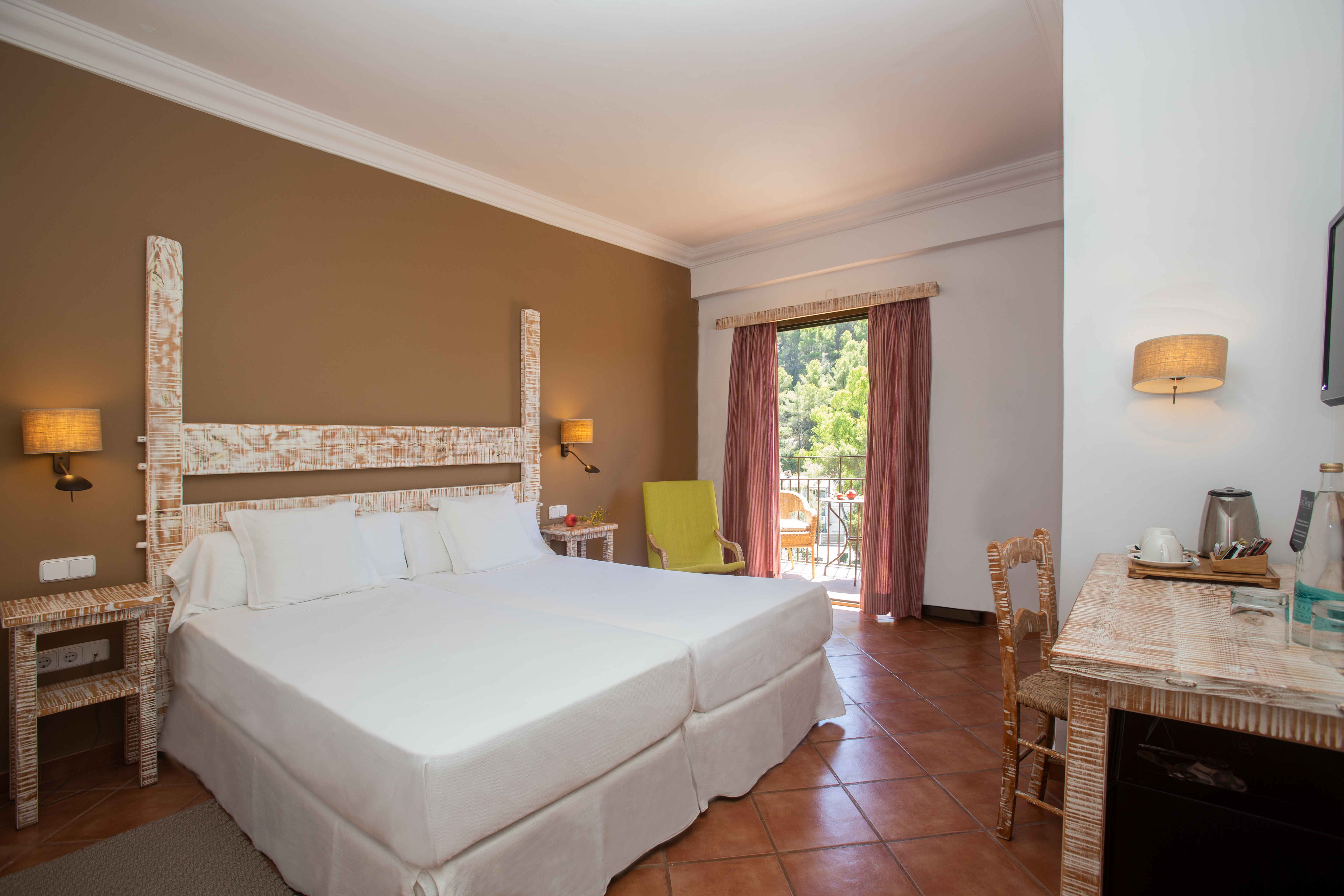 Double or Twin Standard