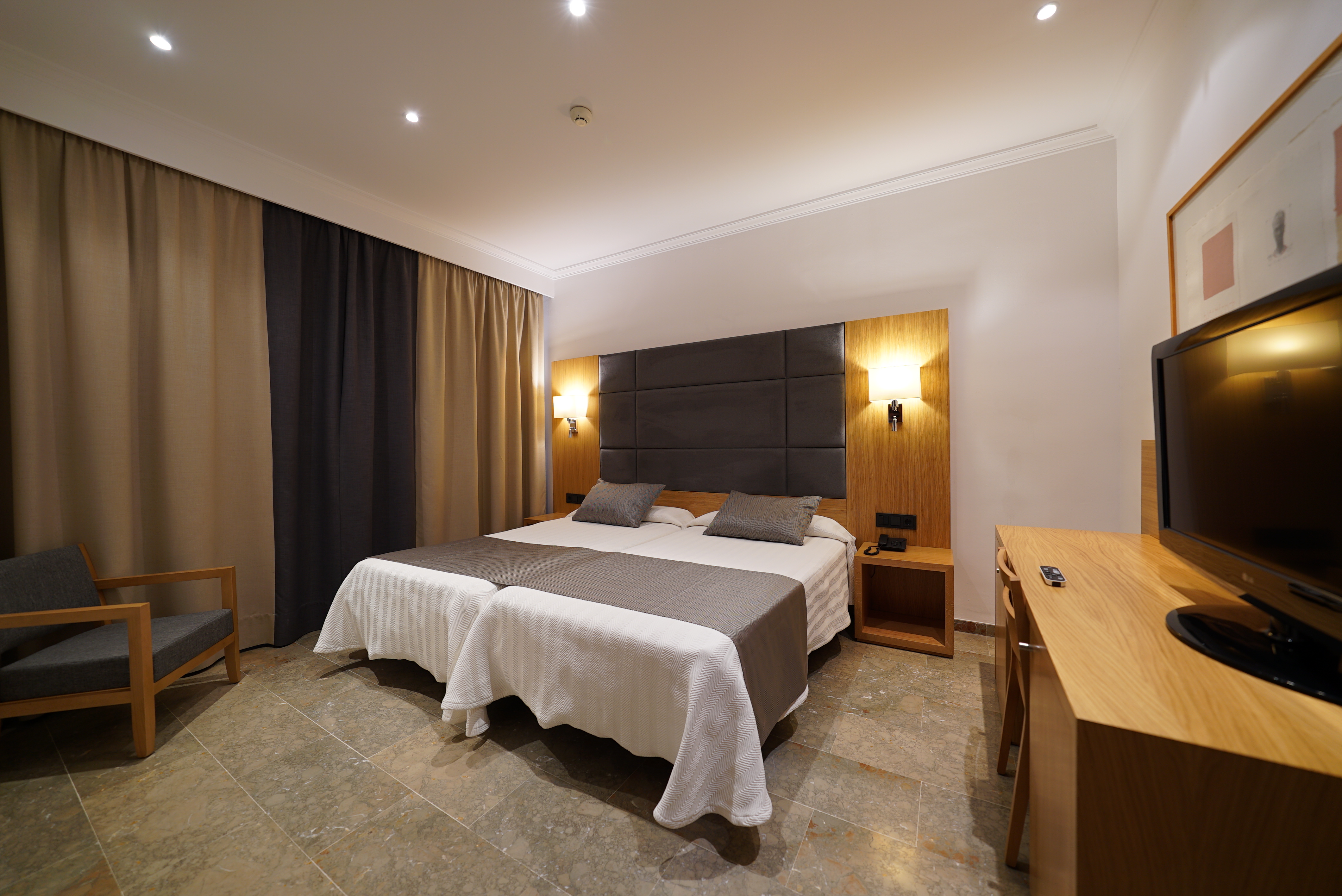 Double or Twin Standard