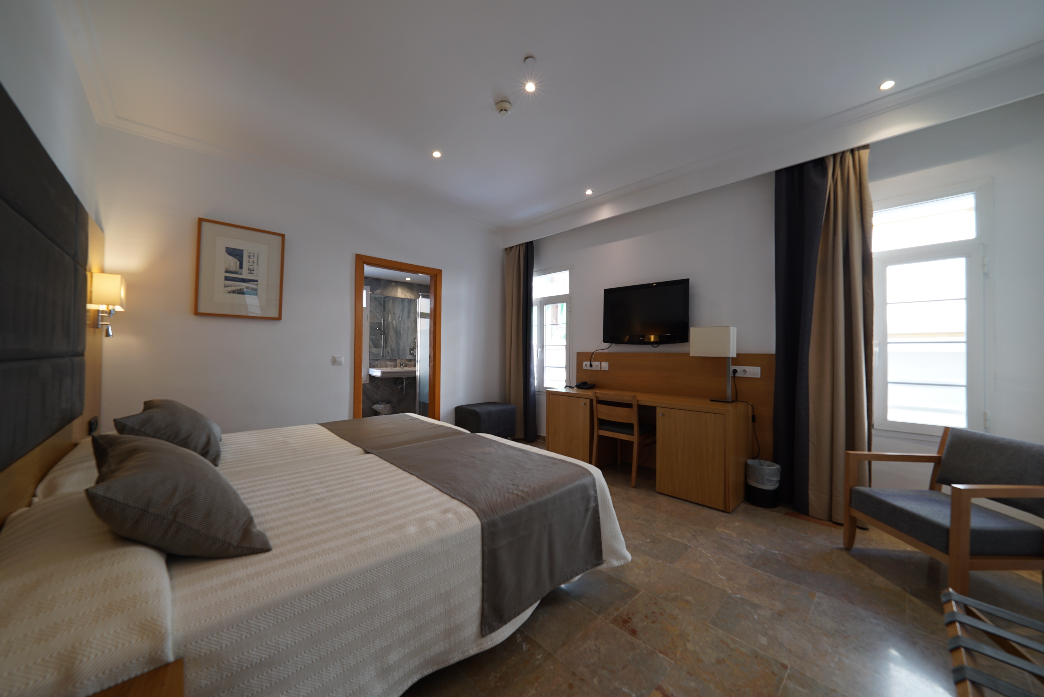 Double or Twin Standard