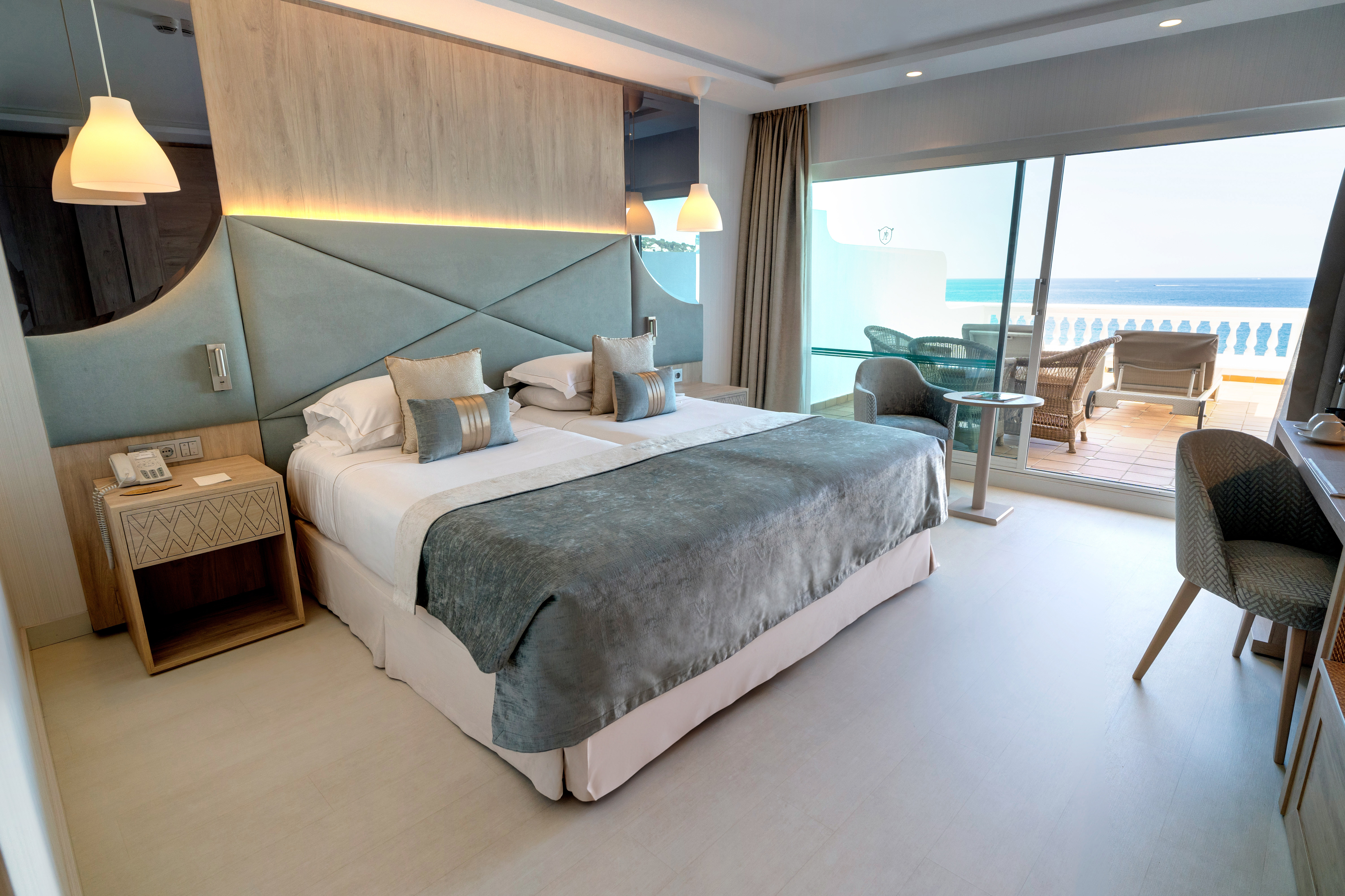 Double or Twin Superior Sea View