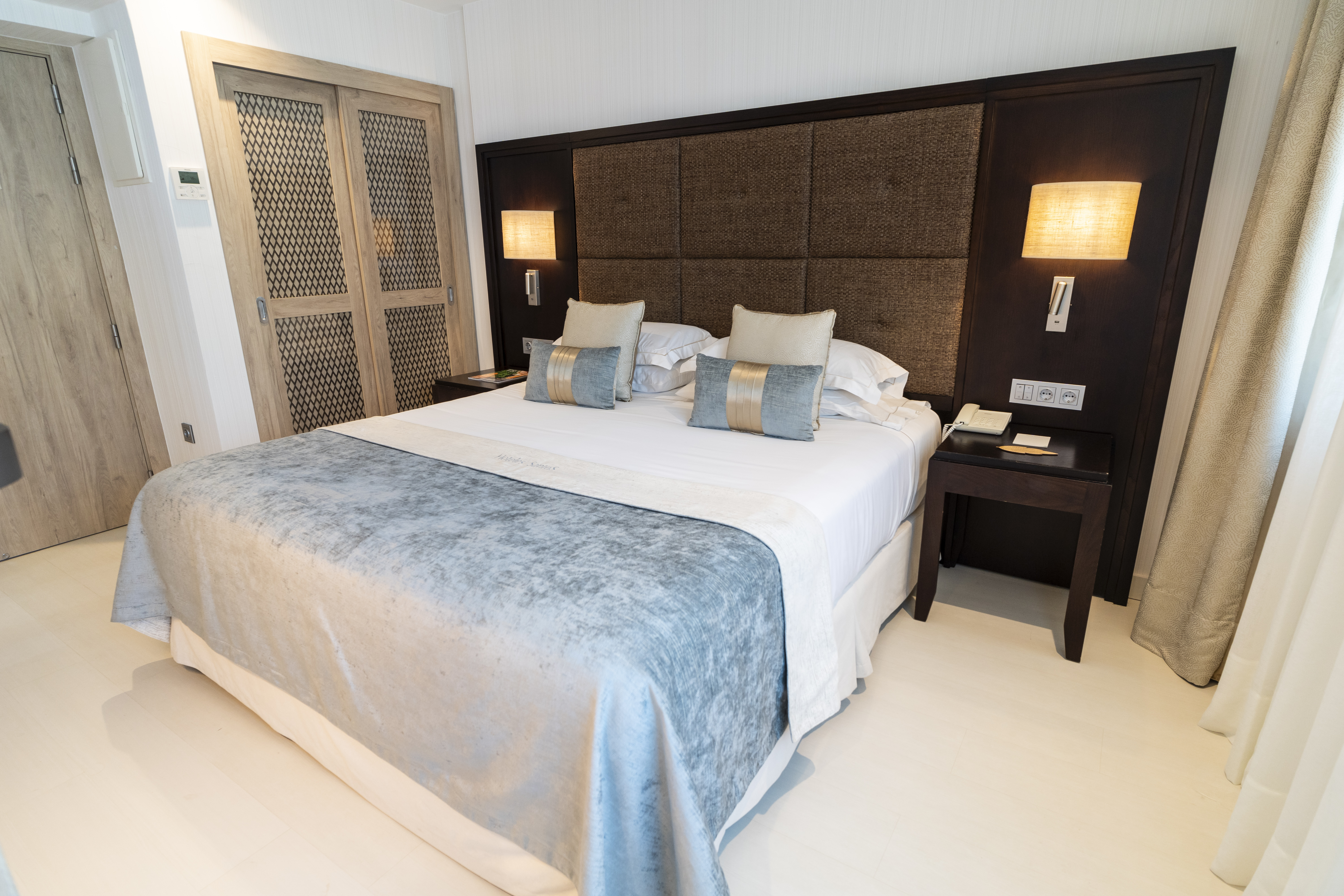 Double Single Classic City View