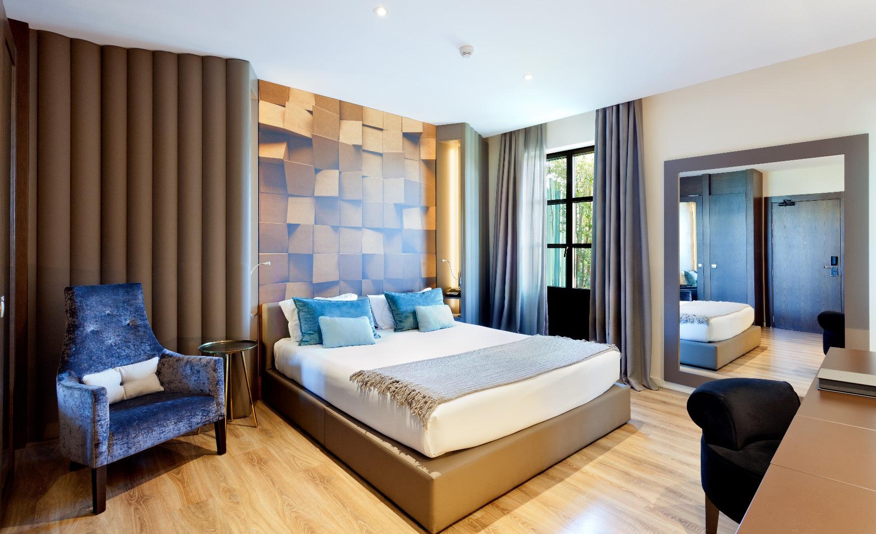 Double or Twin Standard