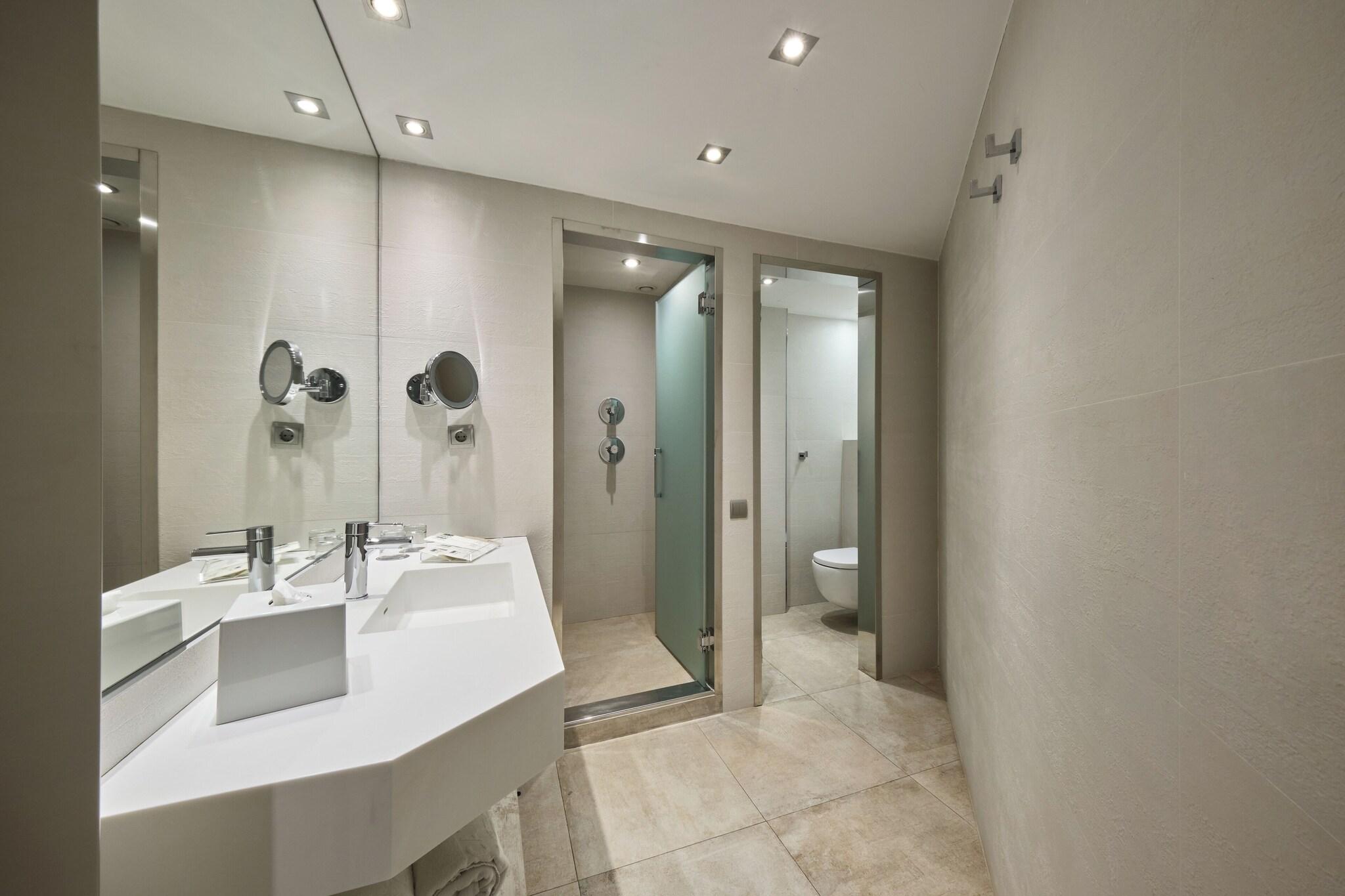 Junior Suite King Size Bed