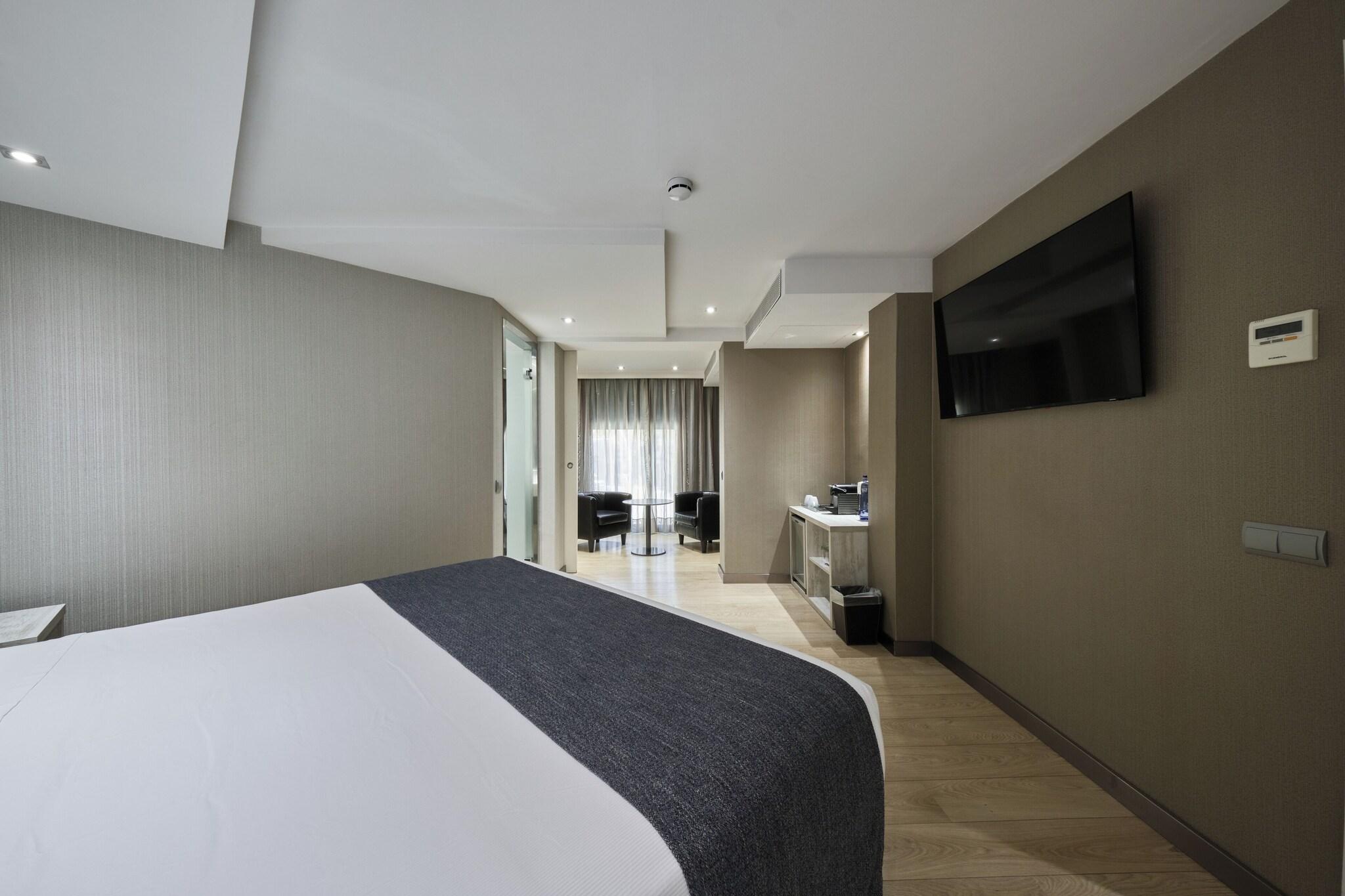 Junior Suite King Size Bed