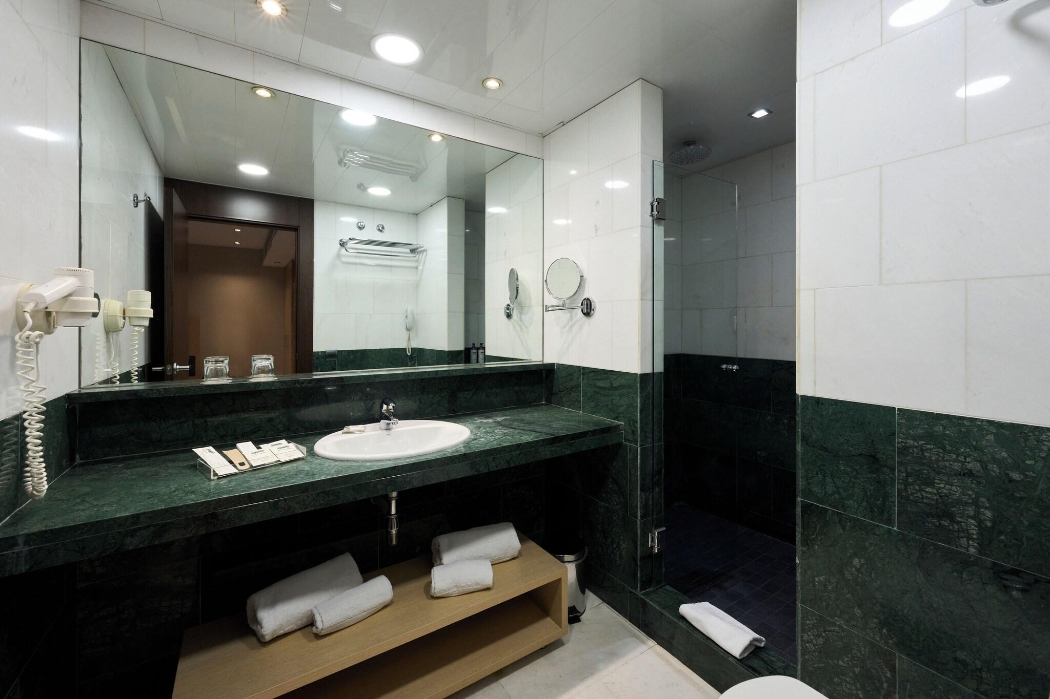 Junior Suite King Size Bed