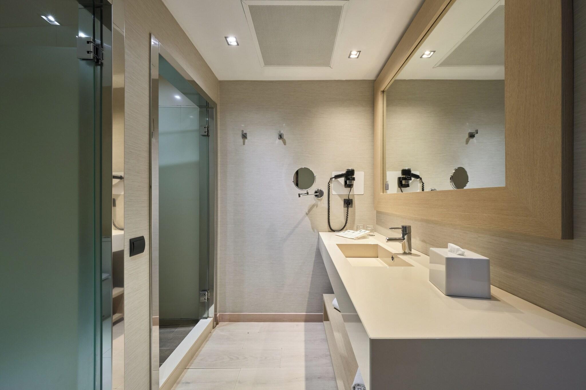 Junior Suite King Size Bed