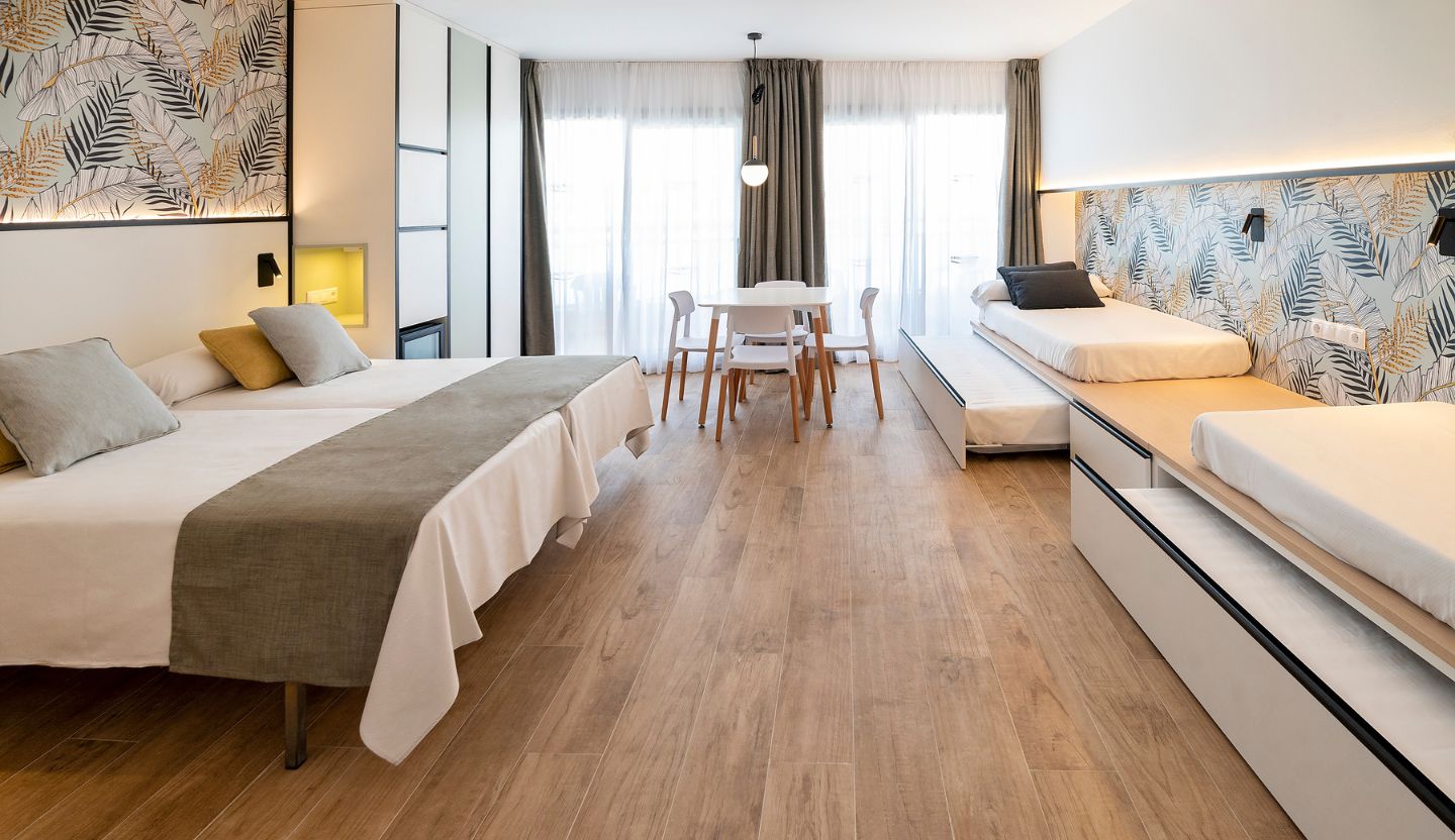 Family Room Capacity 4