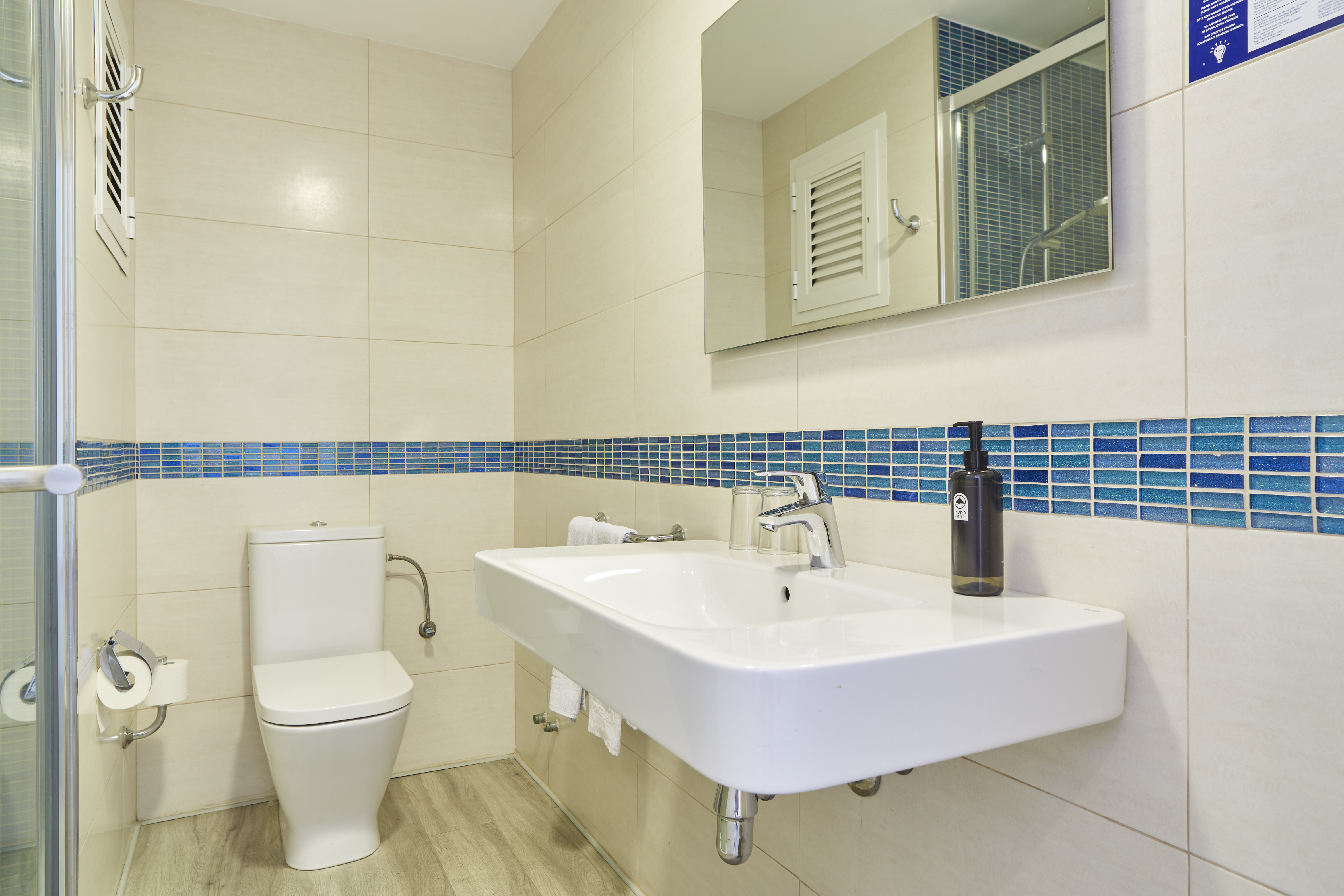 Double Deluxe Two Beds