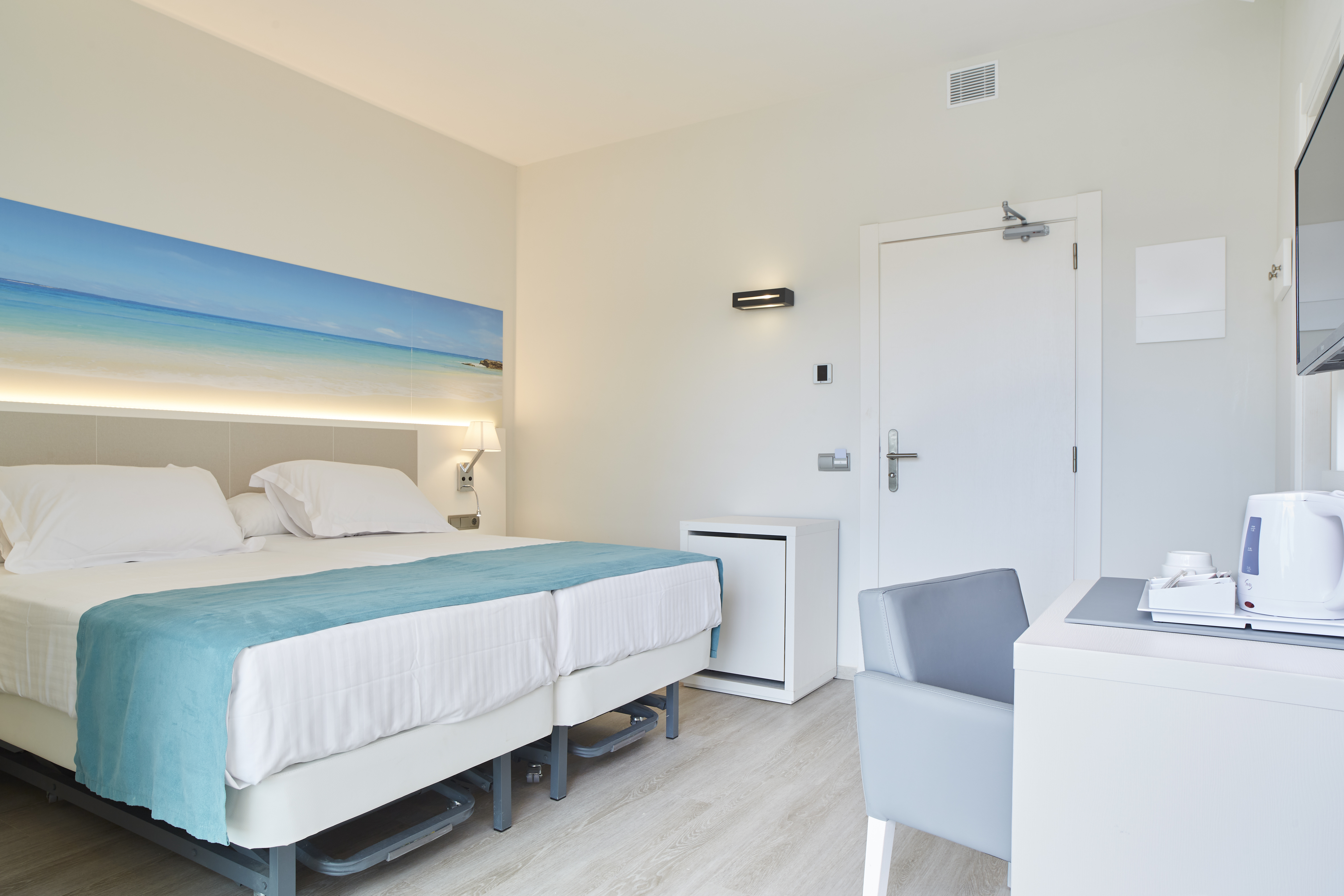 Double Deluxe Two Beds