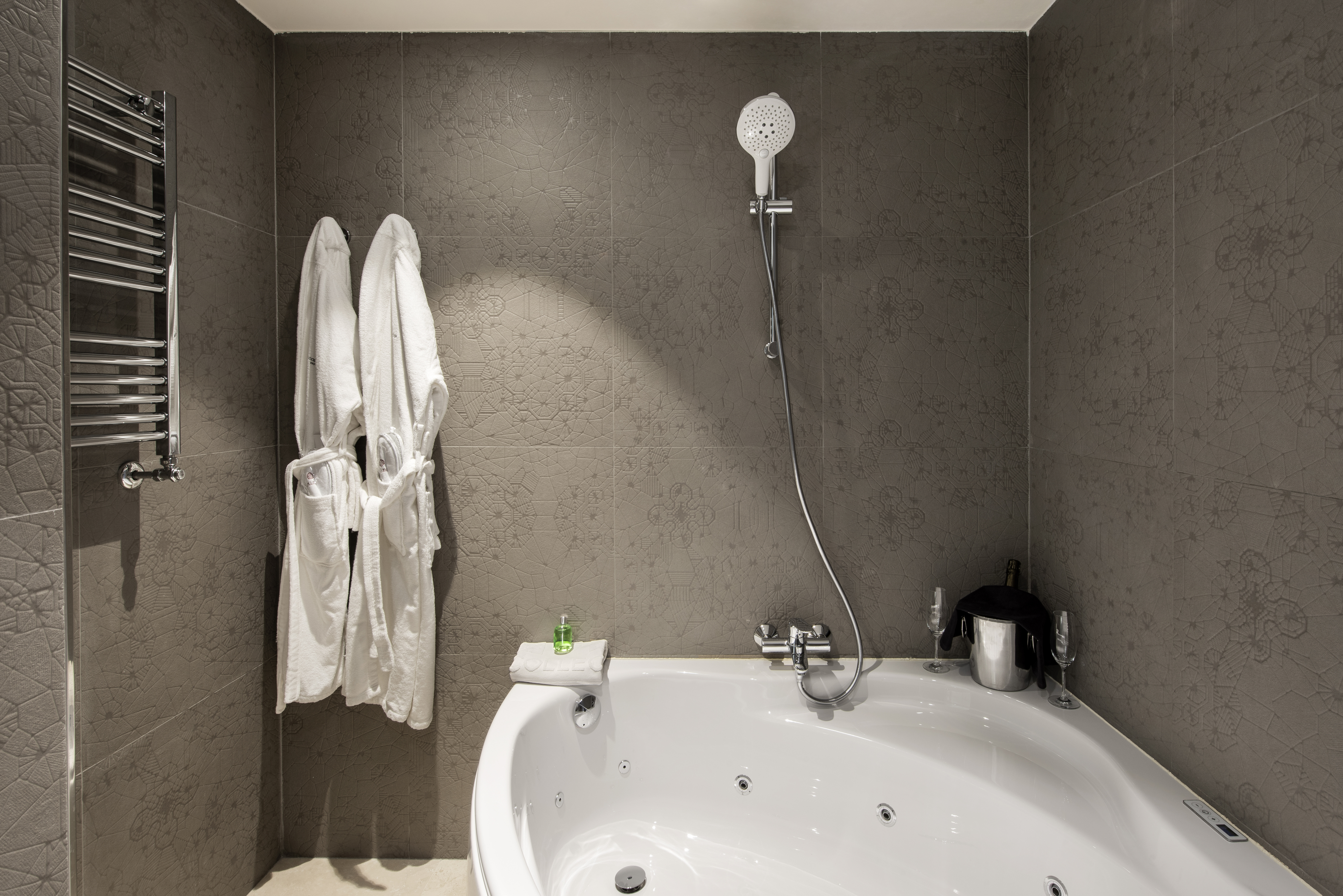 Double Superior King Bed