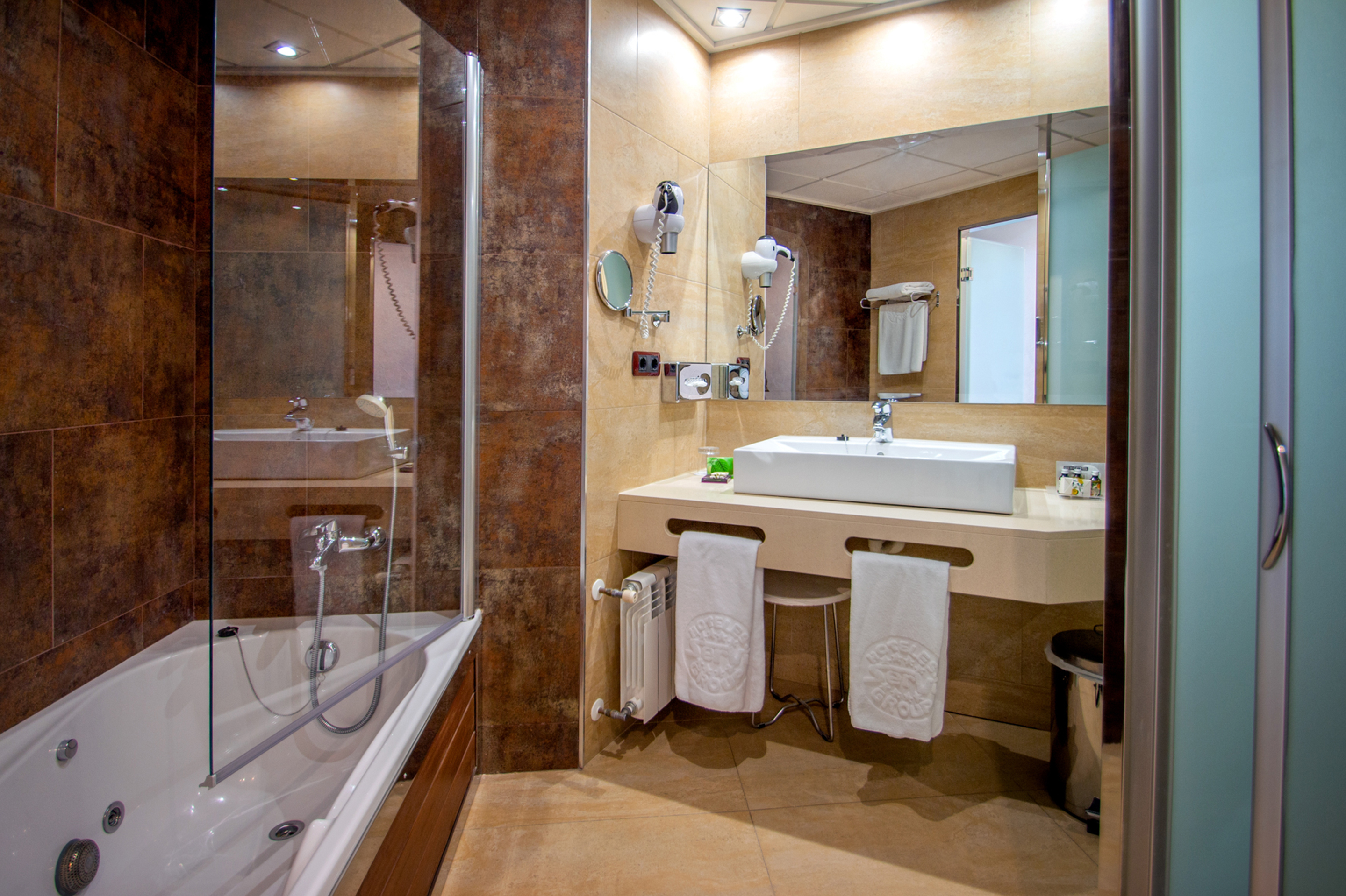 Double or Twin Standard