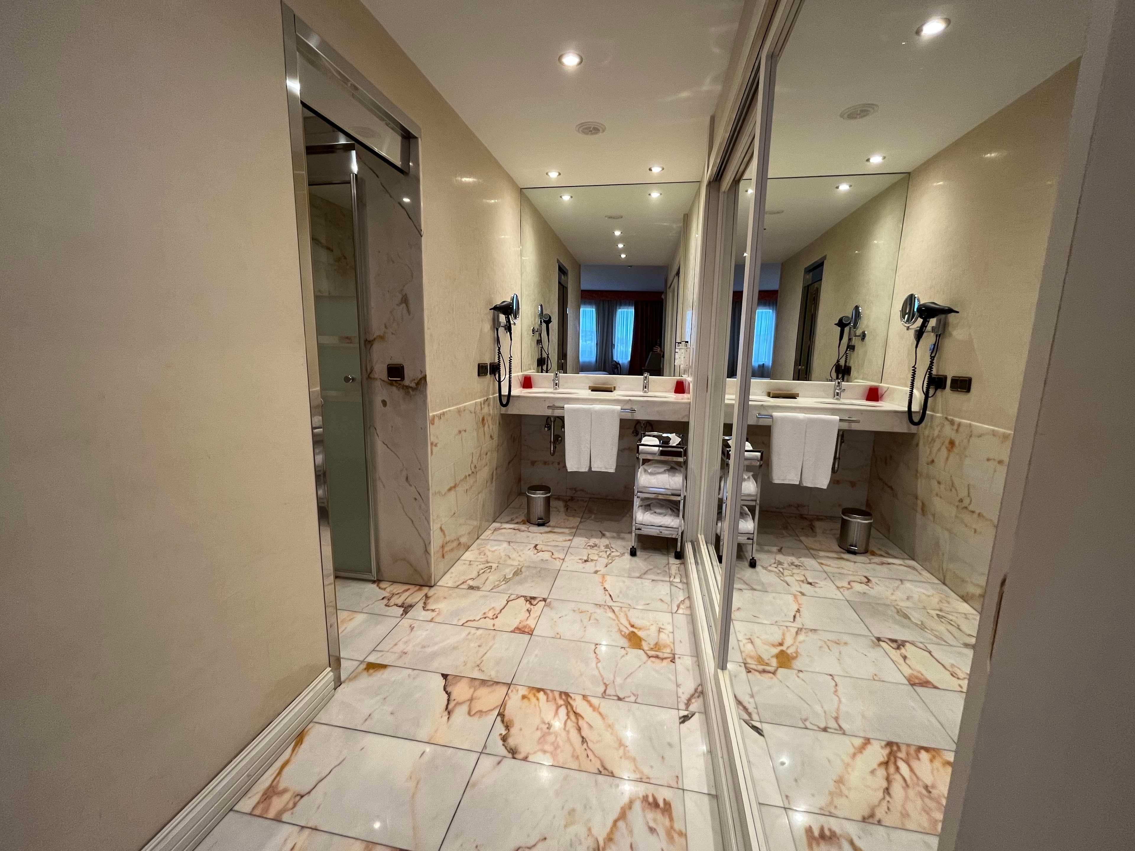 Junior Suite Executive King Bed