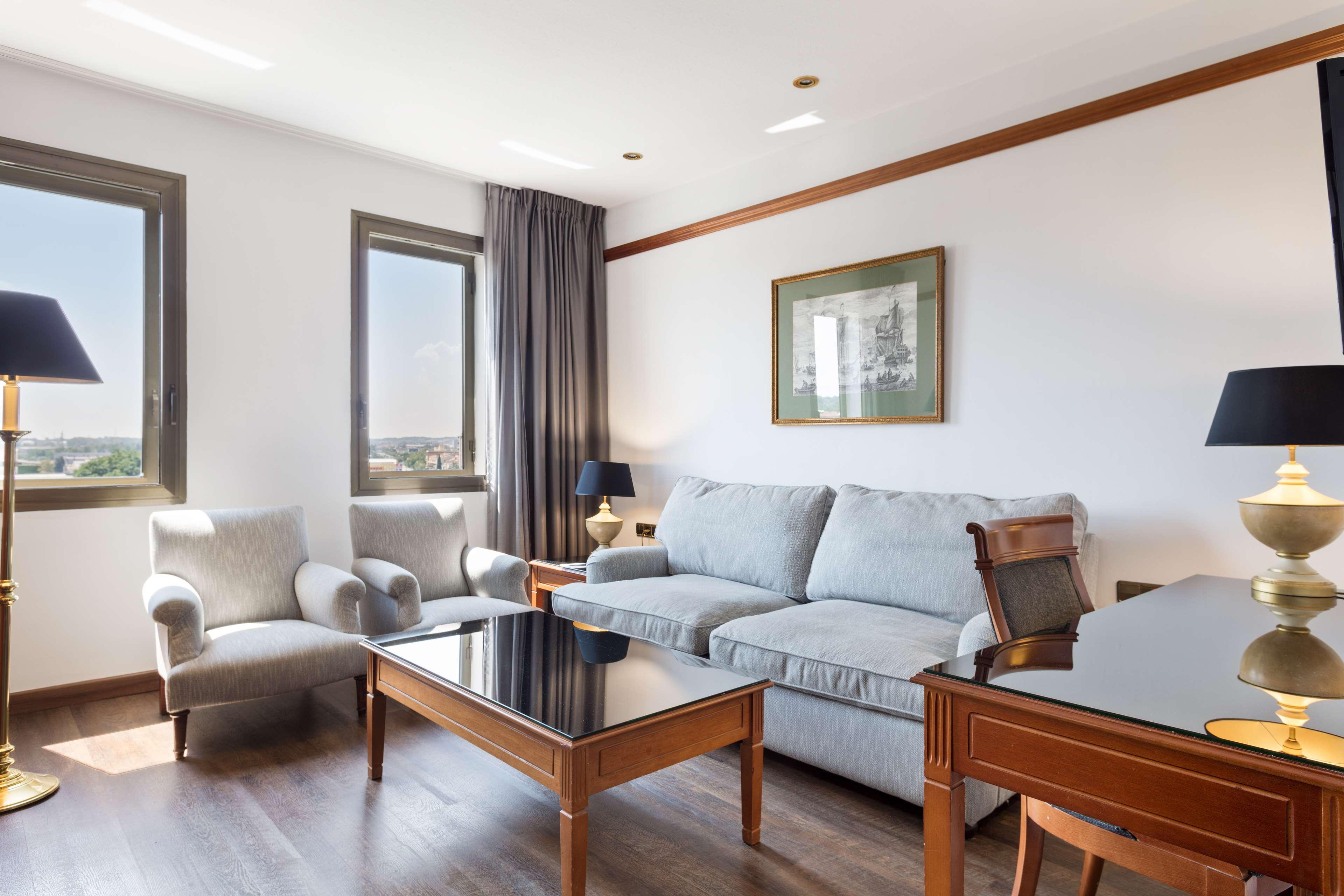 Junior Suite King Size Bed