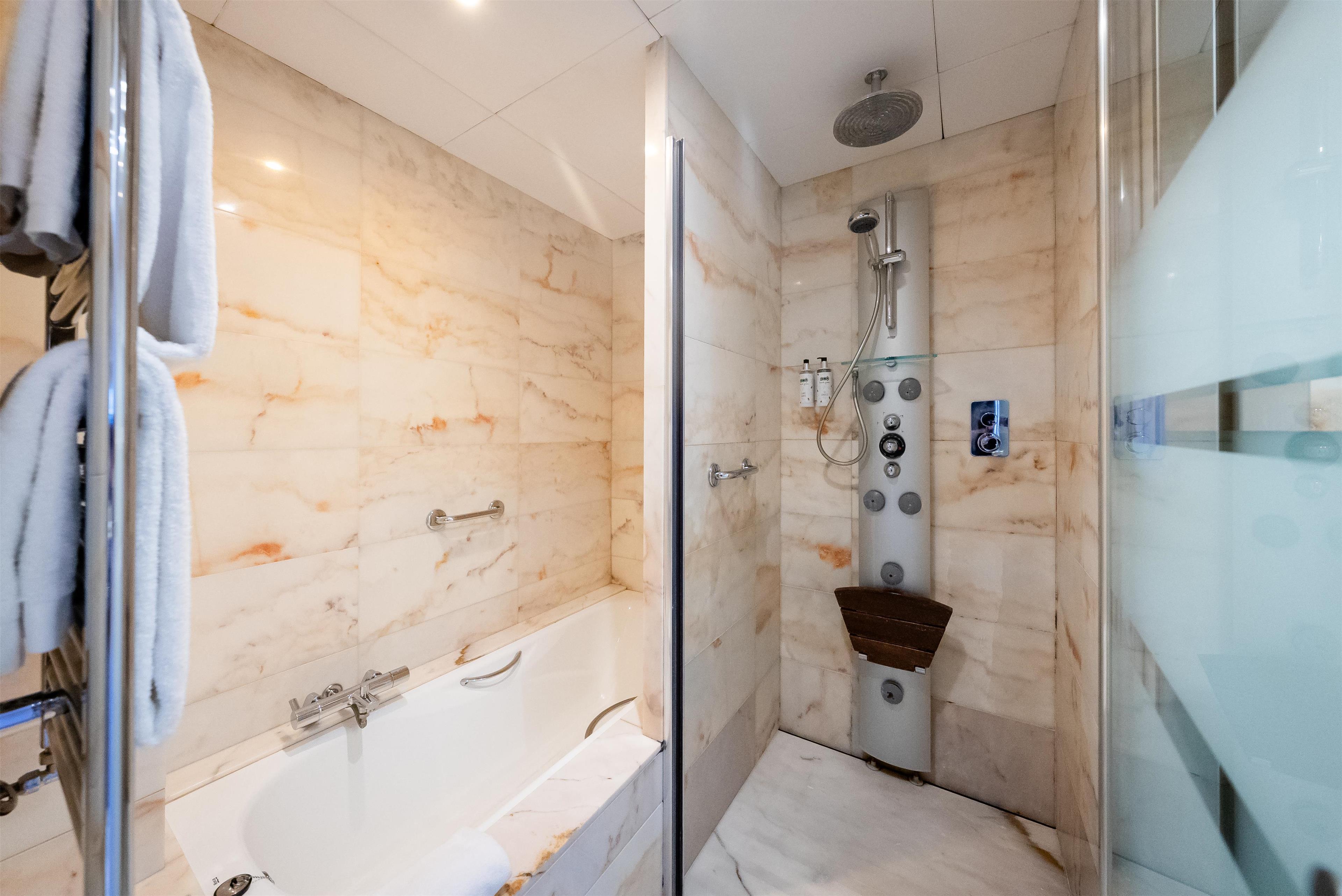 Junior Suite Executive King Bed