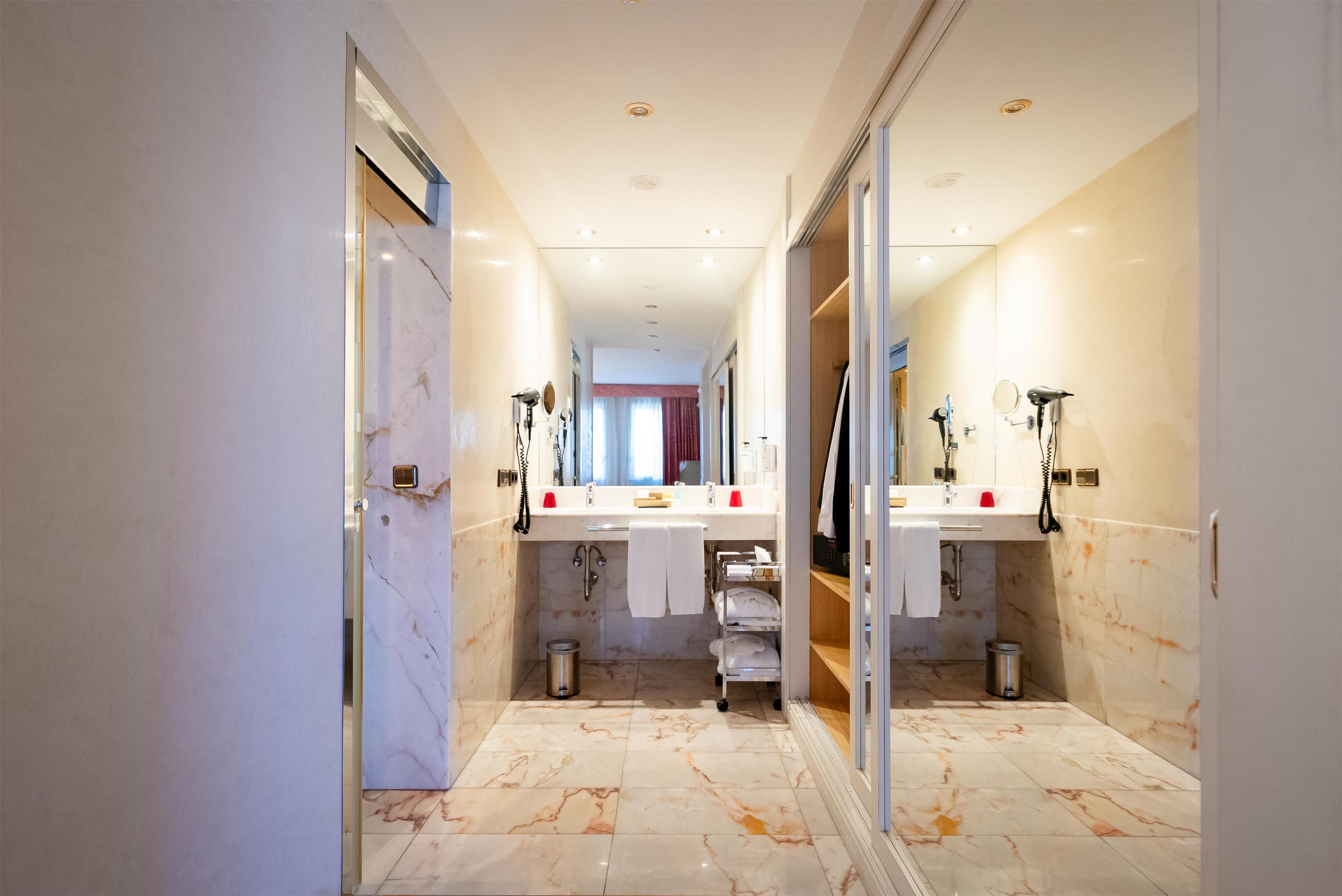 Junior Suite Executive King Bed