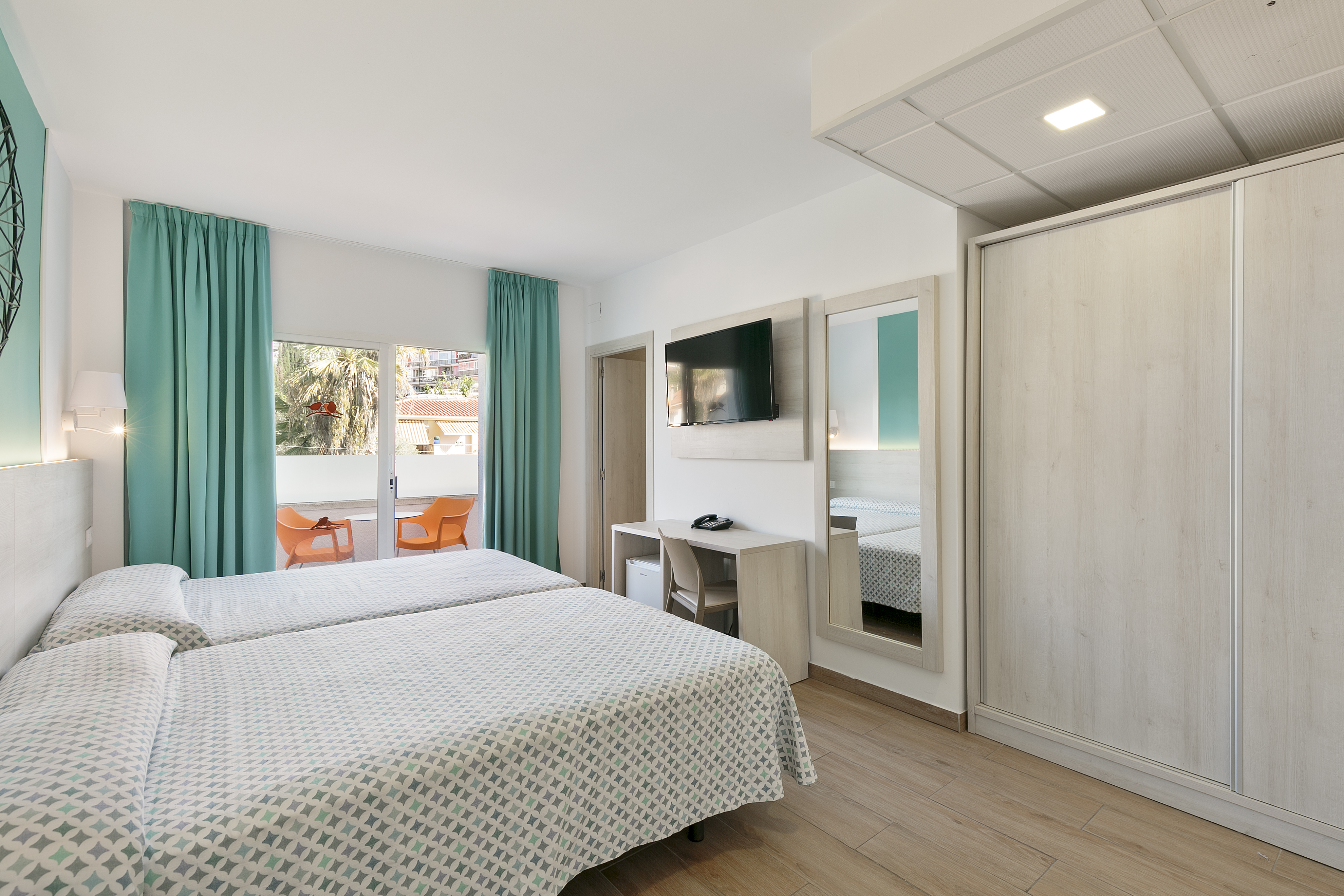 Double or Twin Standard